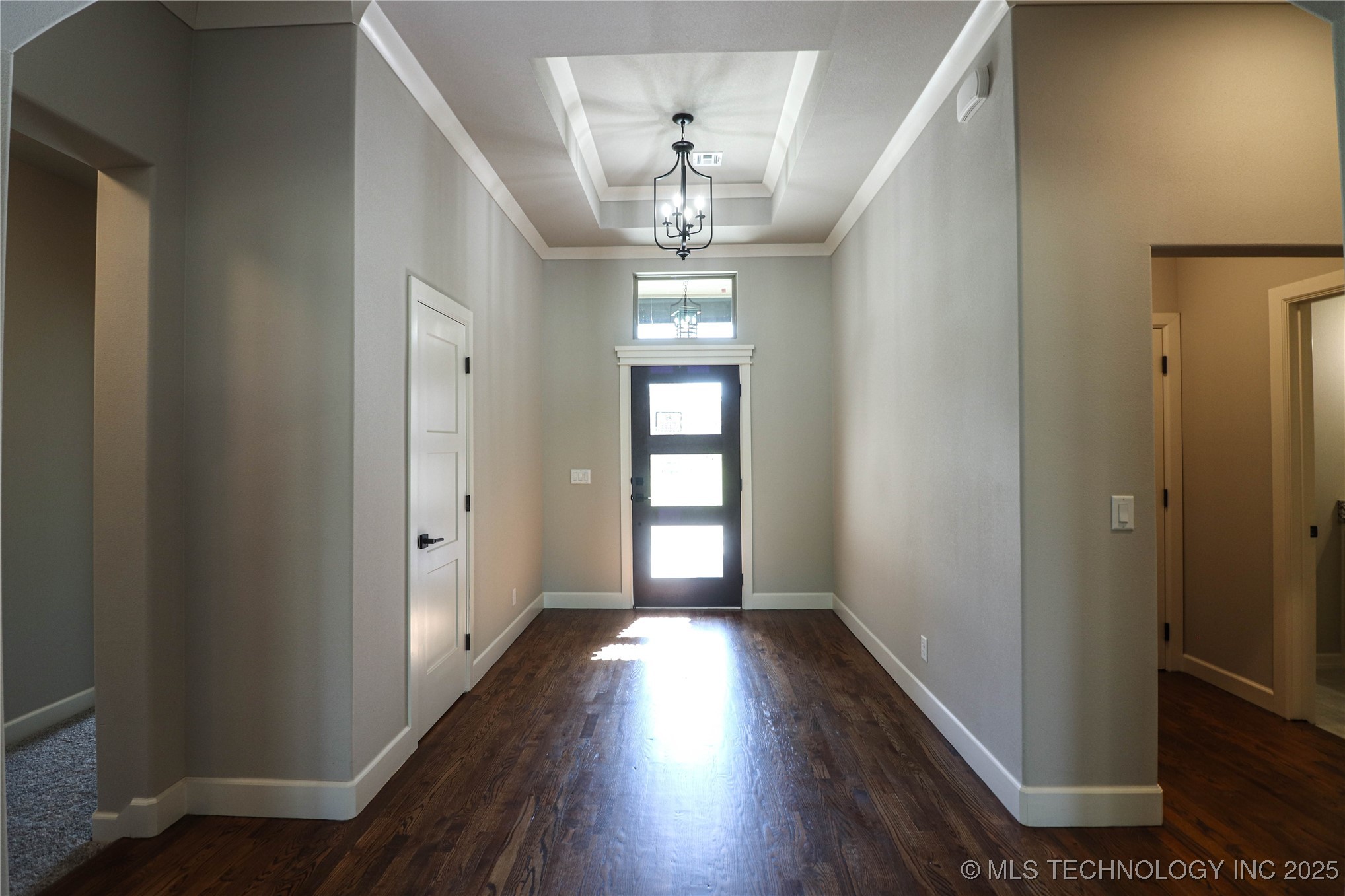 1440 Mabelle Drive Property Photo 3