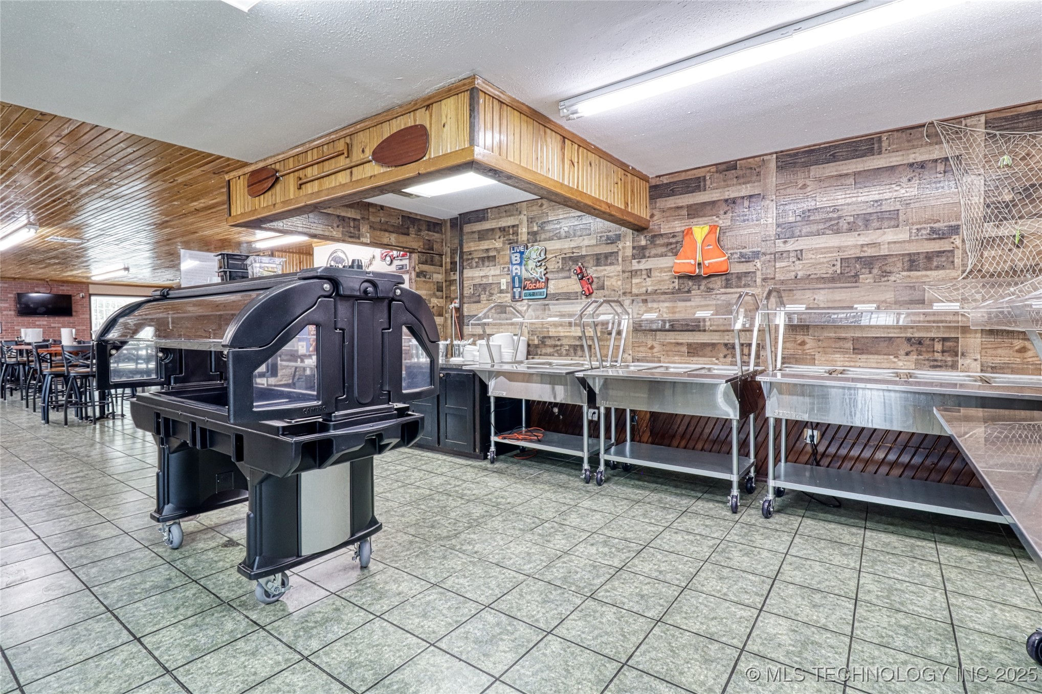 907 S Broadway Property Photo 5