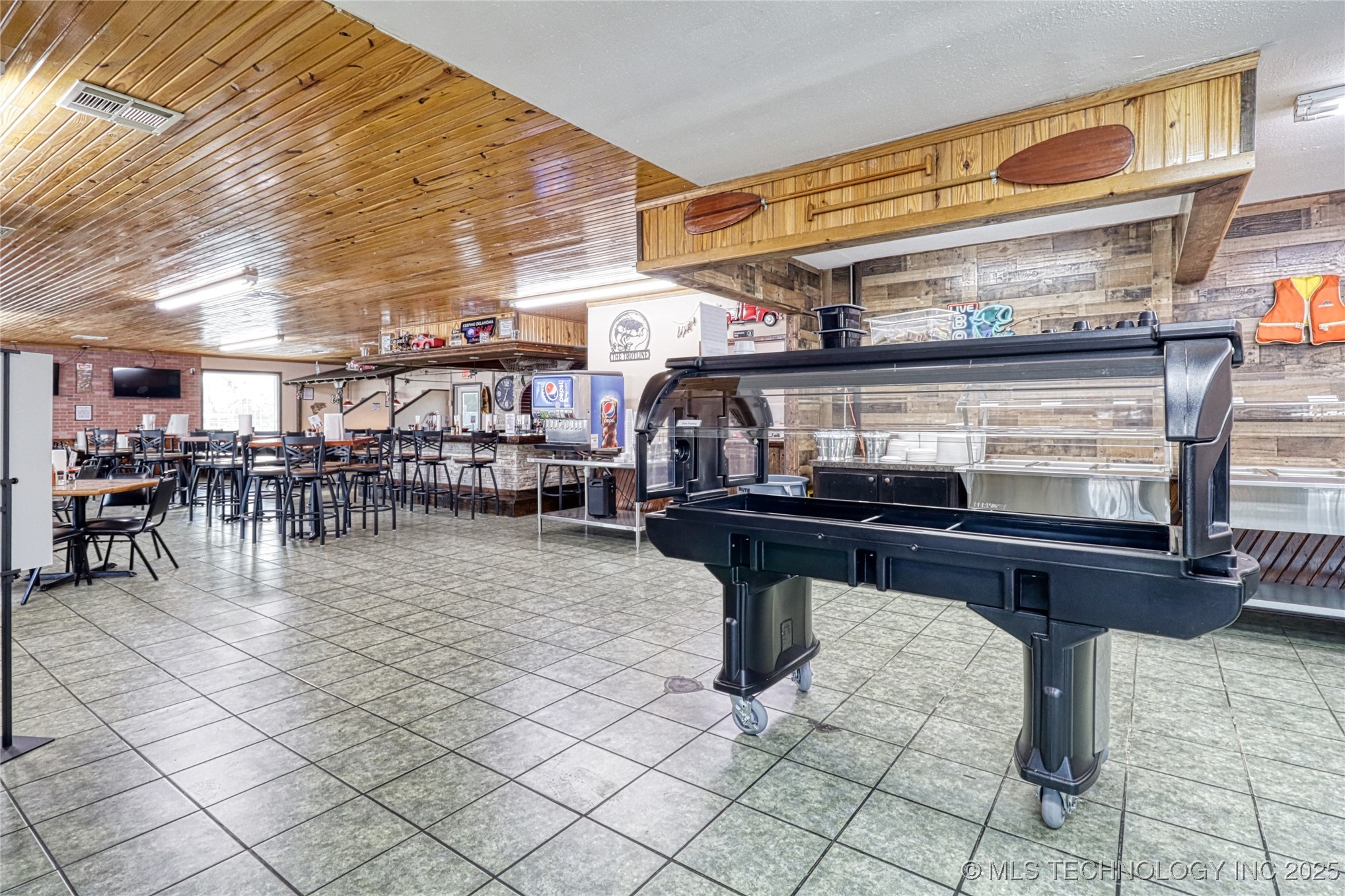 907 S Broadway Property Photo 6