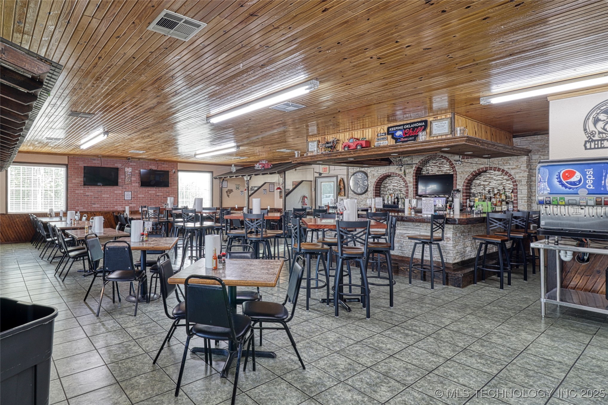 907 S Broadway Property Photo 7