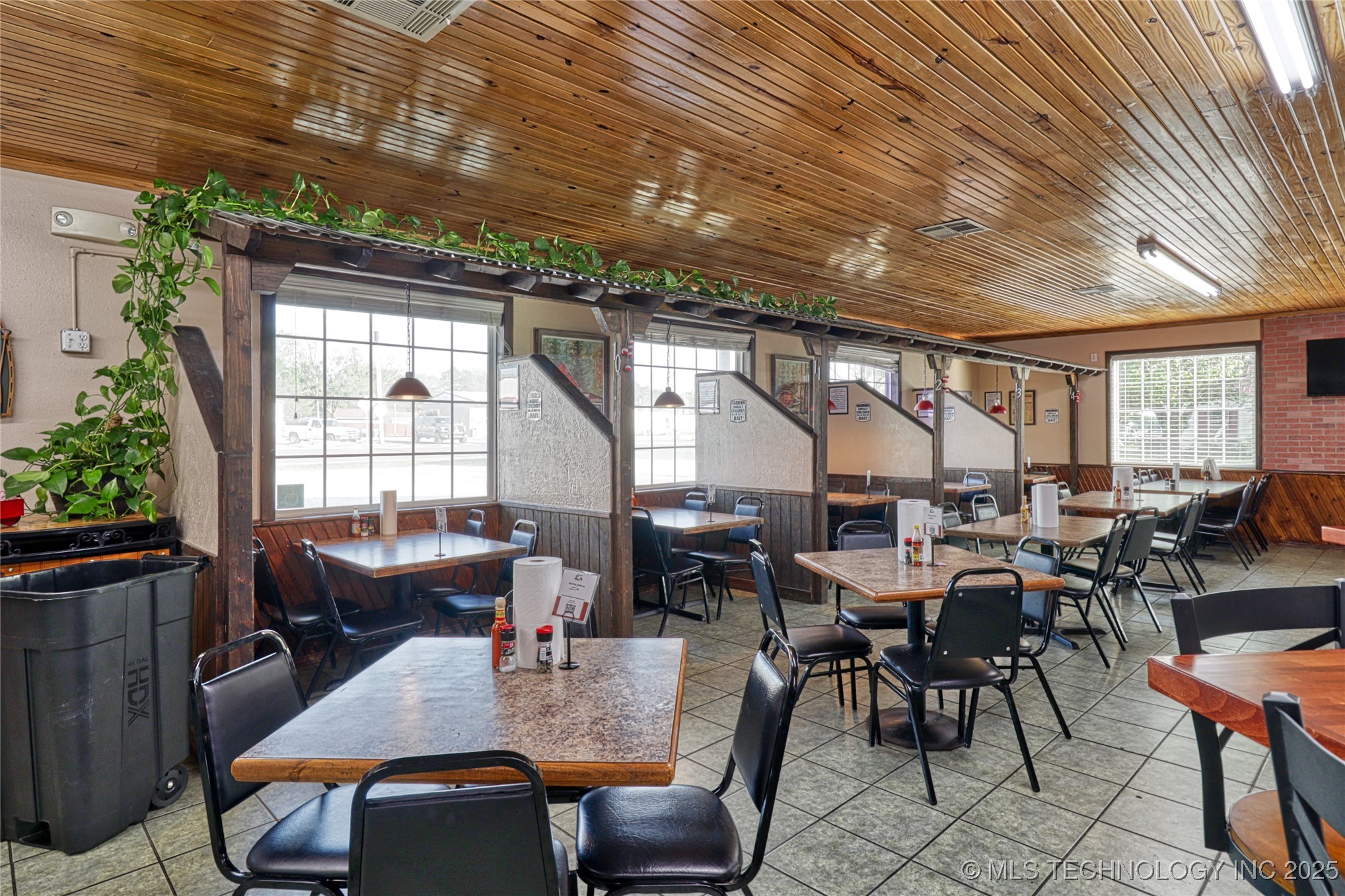 907 S Broadway Property Photo 8