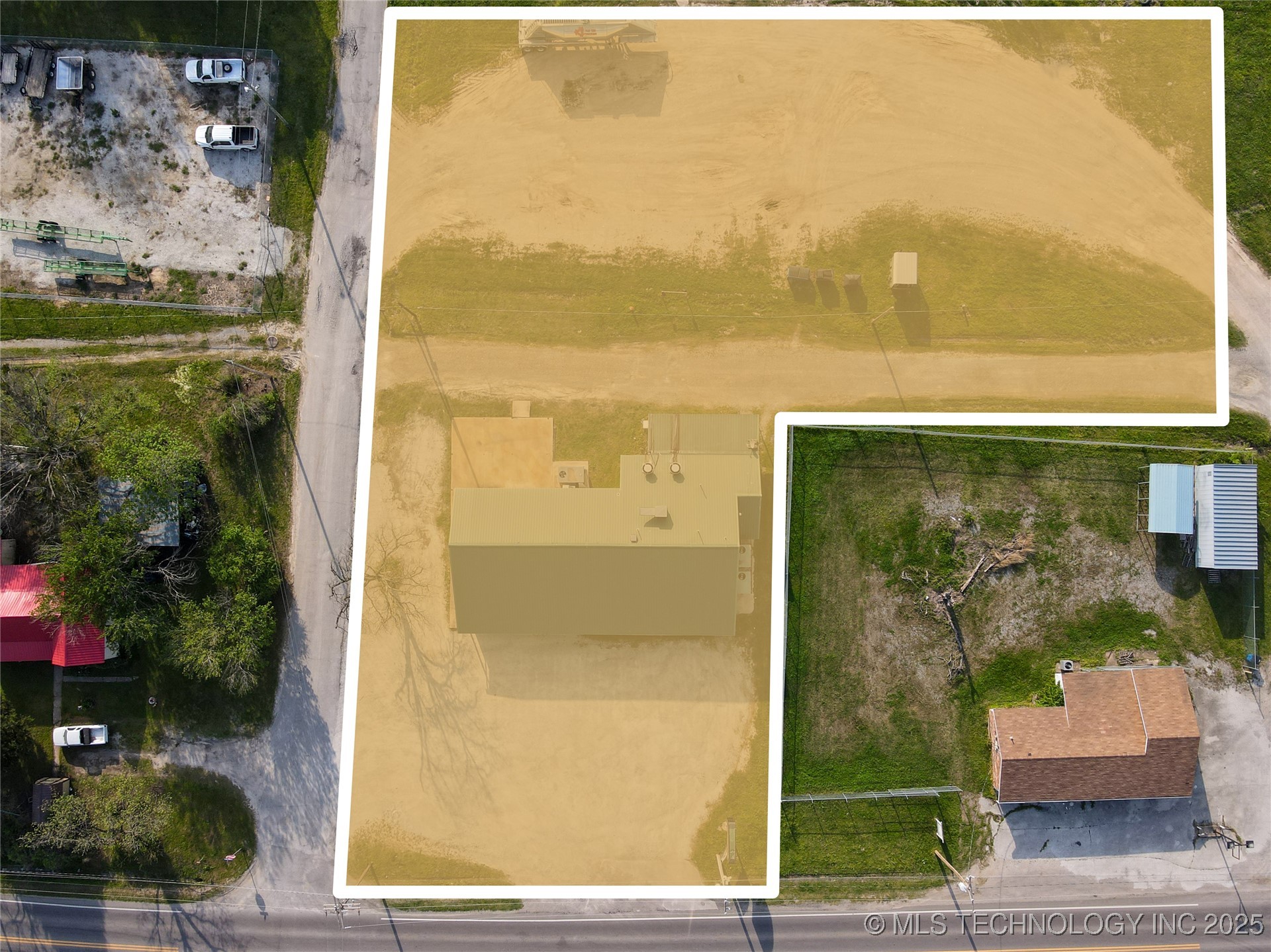 907 S Broadway Property Photo 13