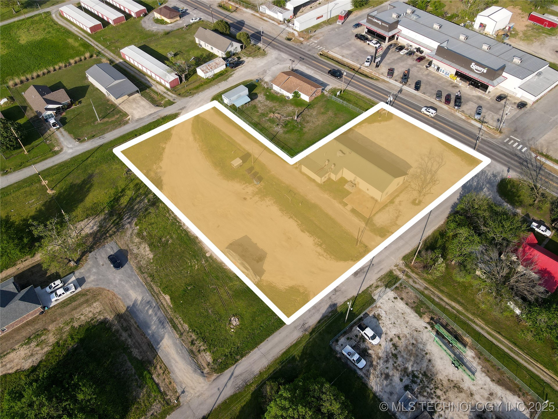 907 S Broadway Property Photo 15