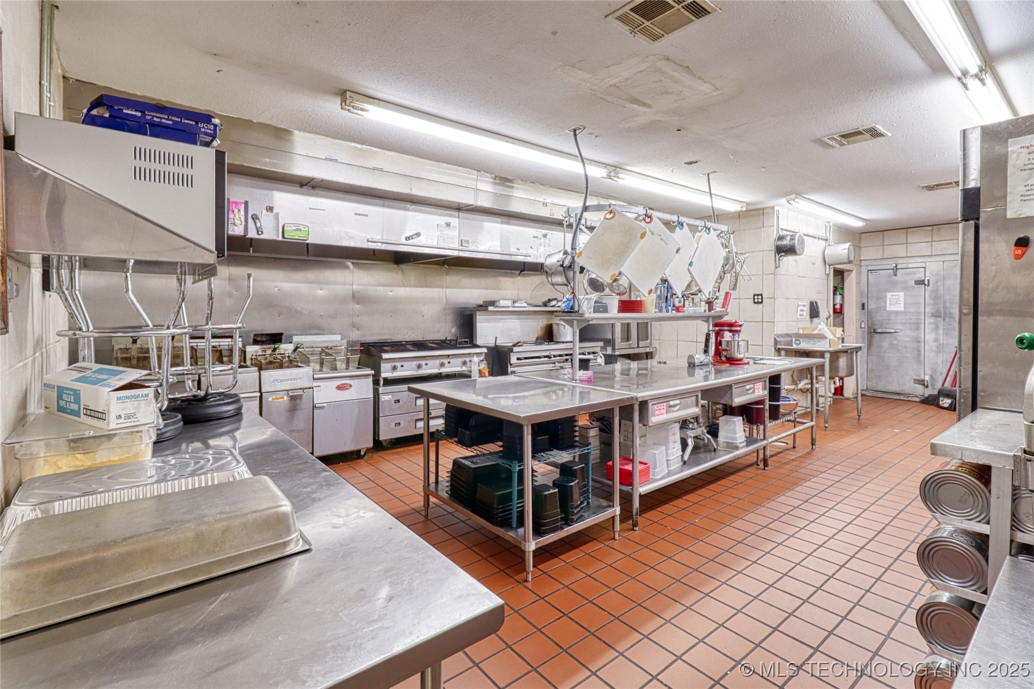 907 S Broadway Property Photo 17