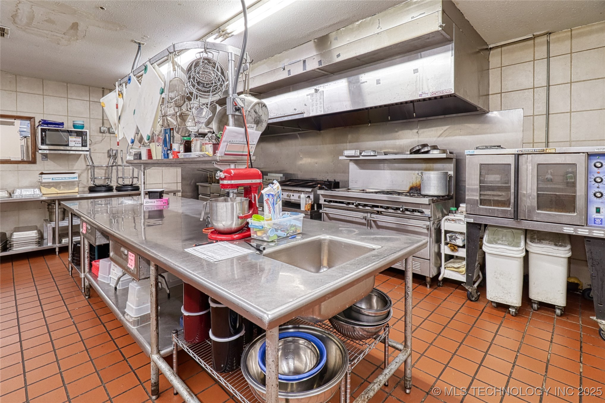 907 S Broadway Property Photo 18