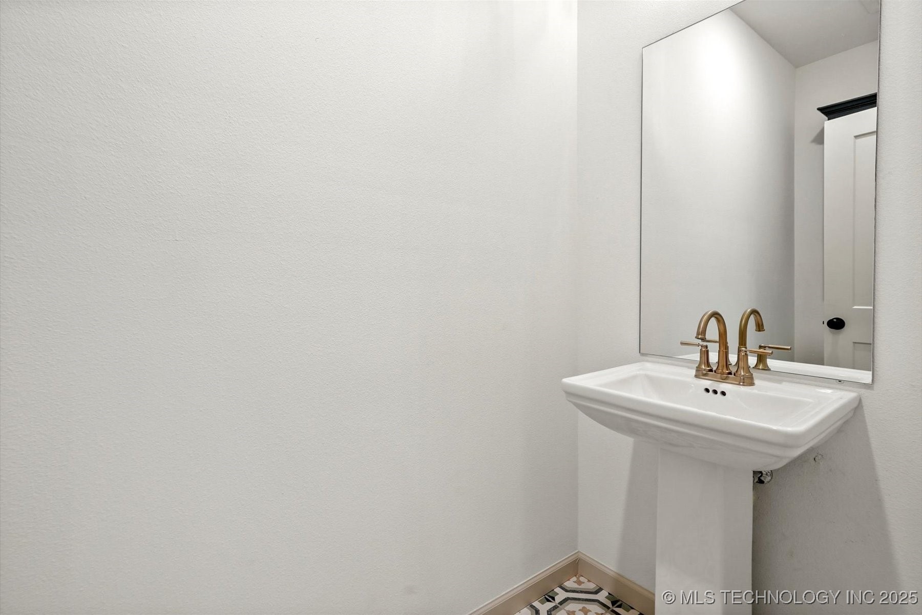 7109 E Queens Street Property Photo 35