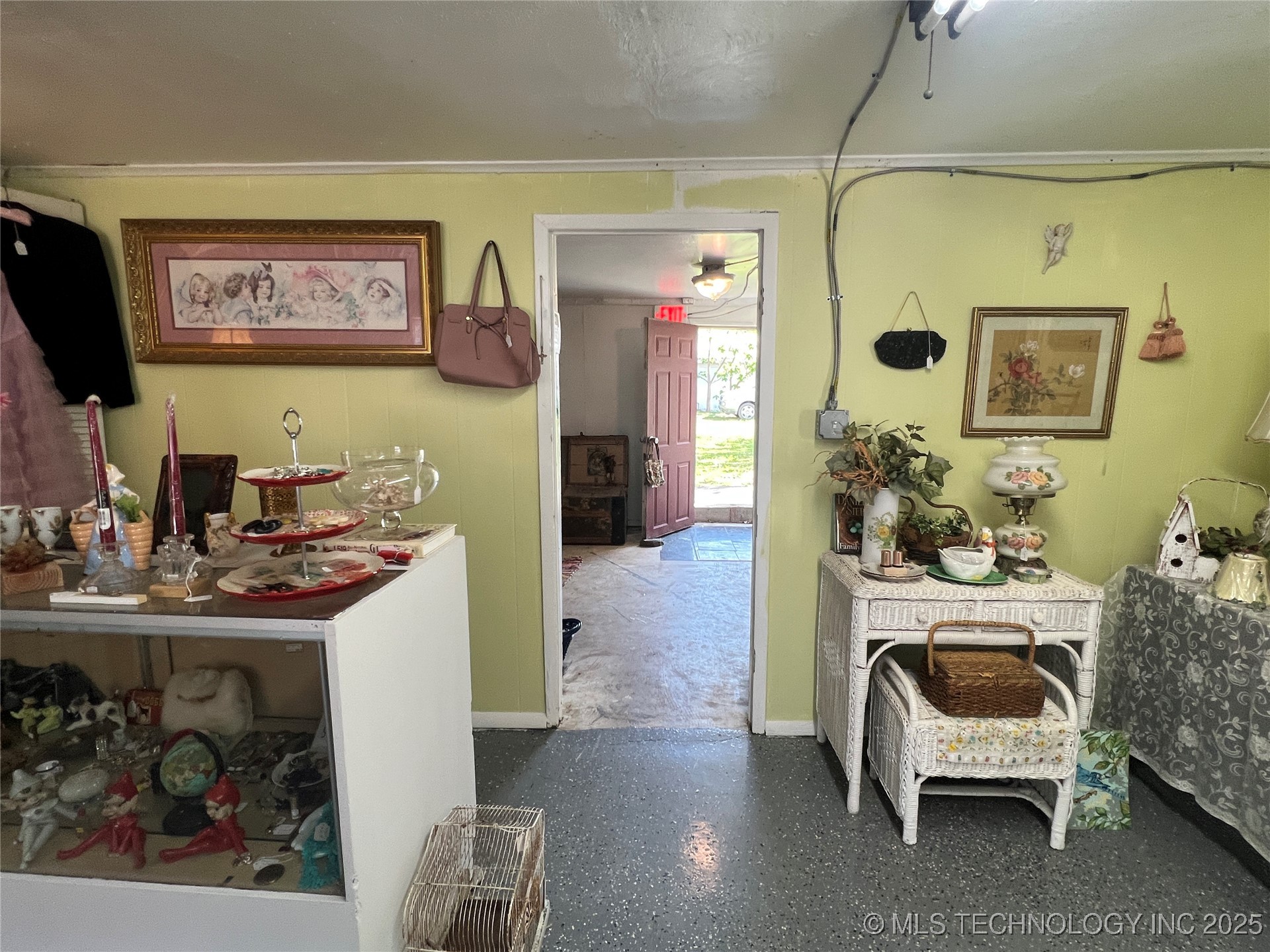 132 N Lee Property Photo 5