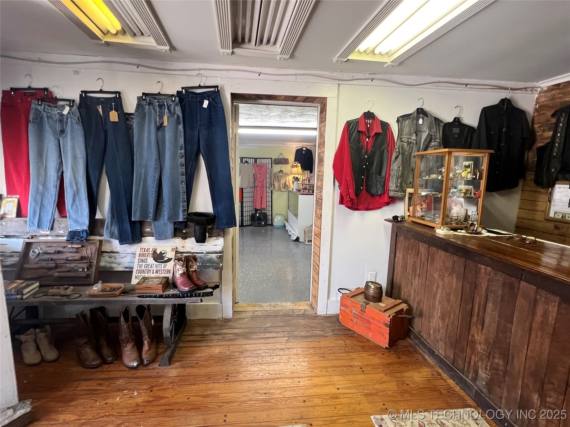 132 N Lee Property Photo 8