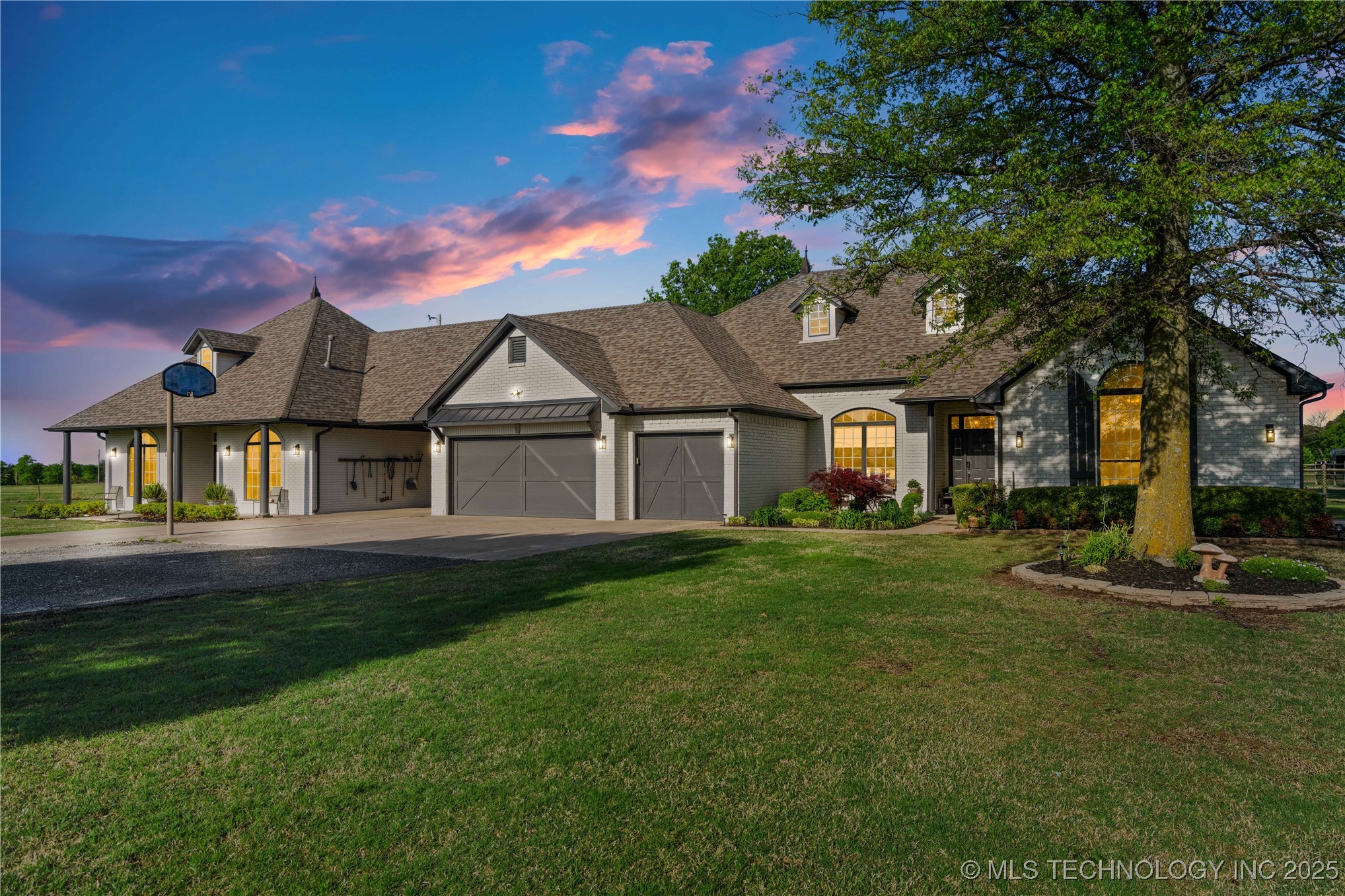 12785 N 280 Road Property Photo 1