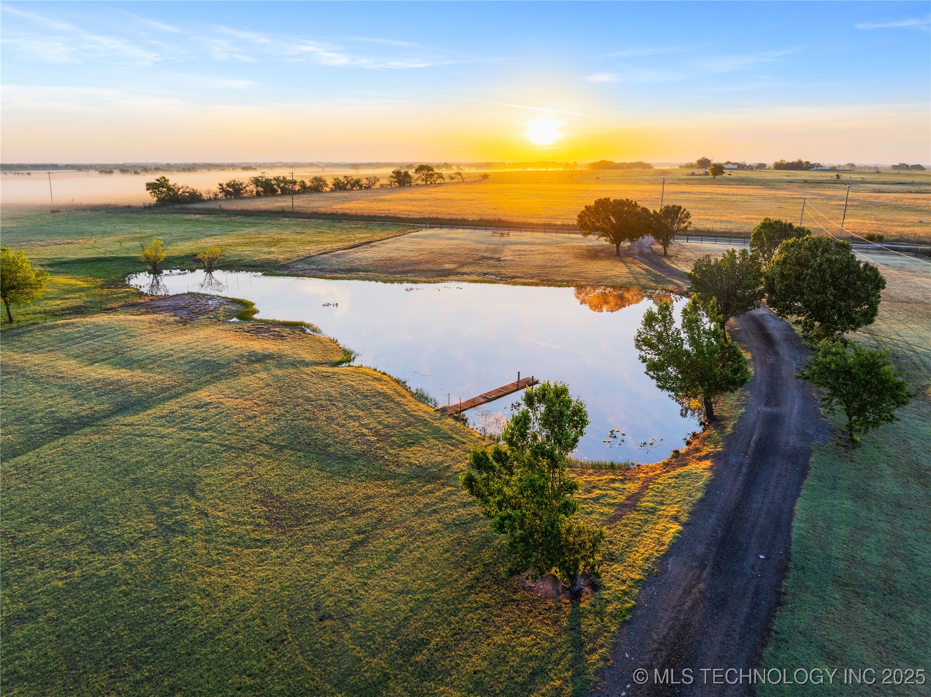 12785 N 280 Road Property Photo 2