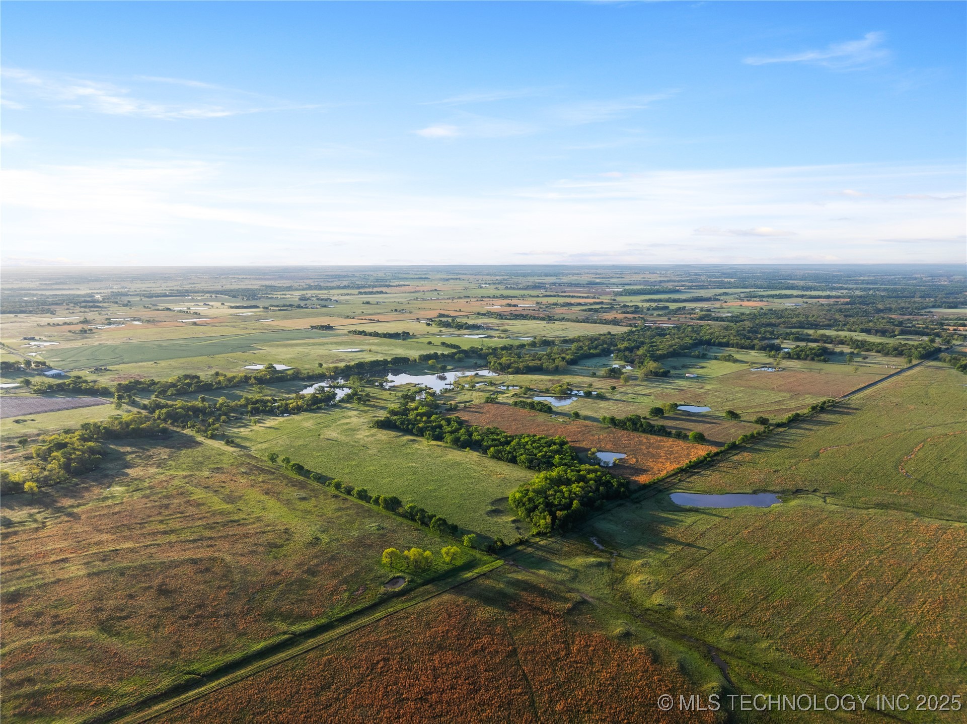 12785 N 280 Road Property Photo 3