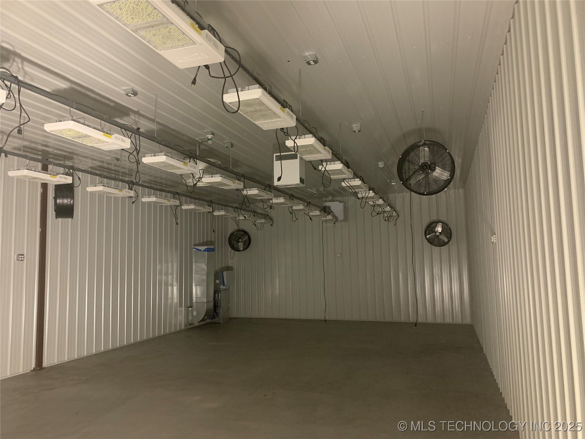 4069 E State Highway 31 Property Photo 2