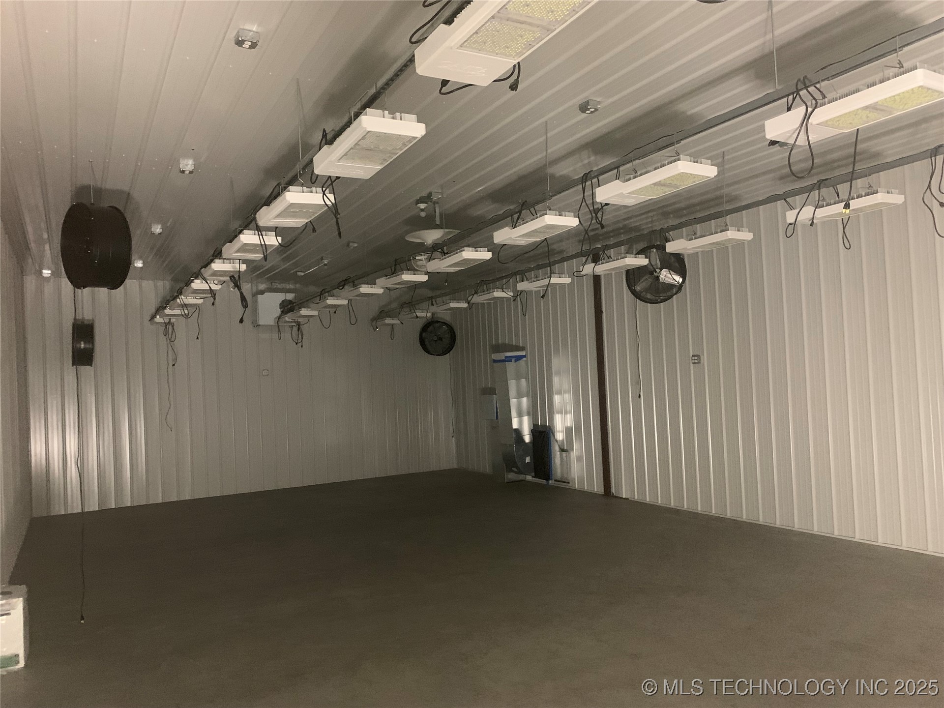 4069 E State Highway 31 Property Photo 4