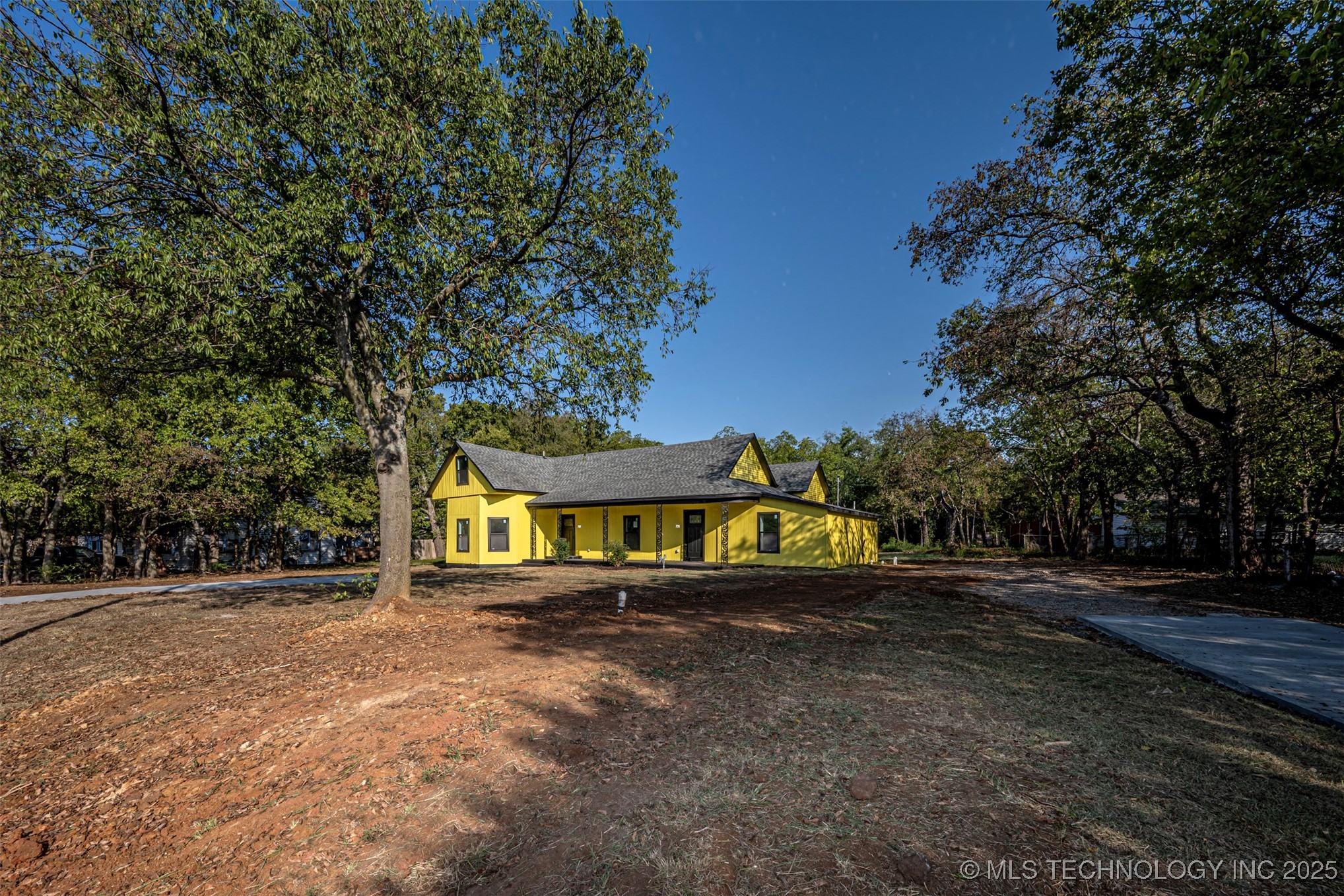 731 8th Avenue NW Property Photo 1