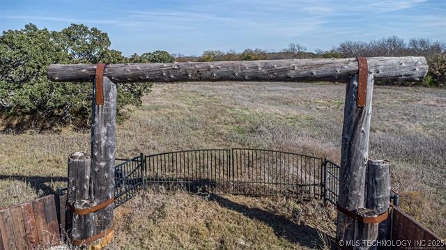 10306 Meridian Property Photo 2