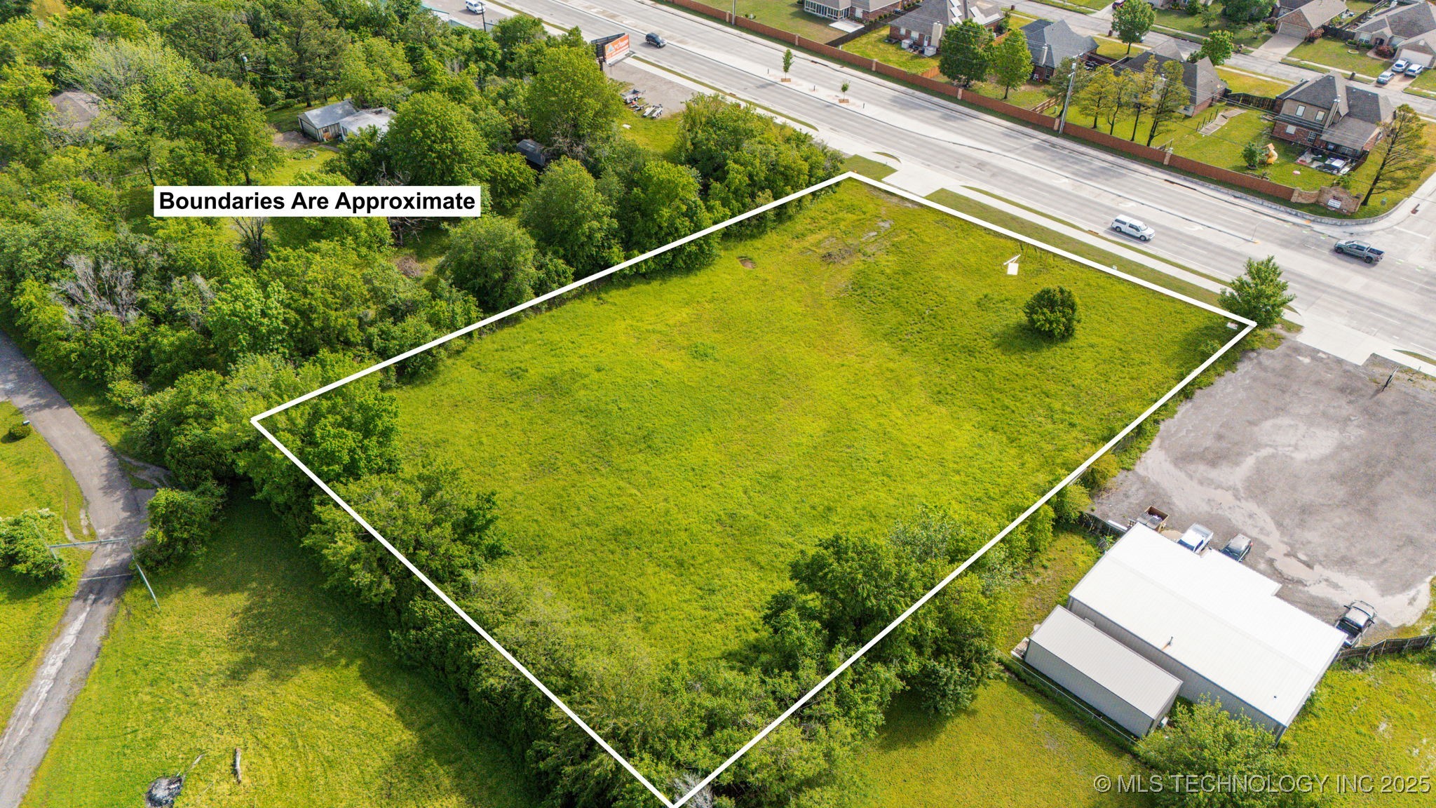 9930 N Garnett Road Property Photo 1