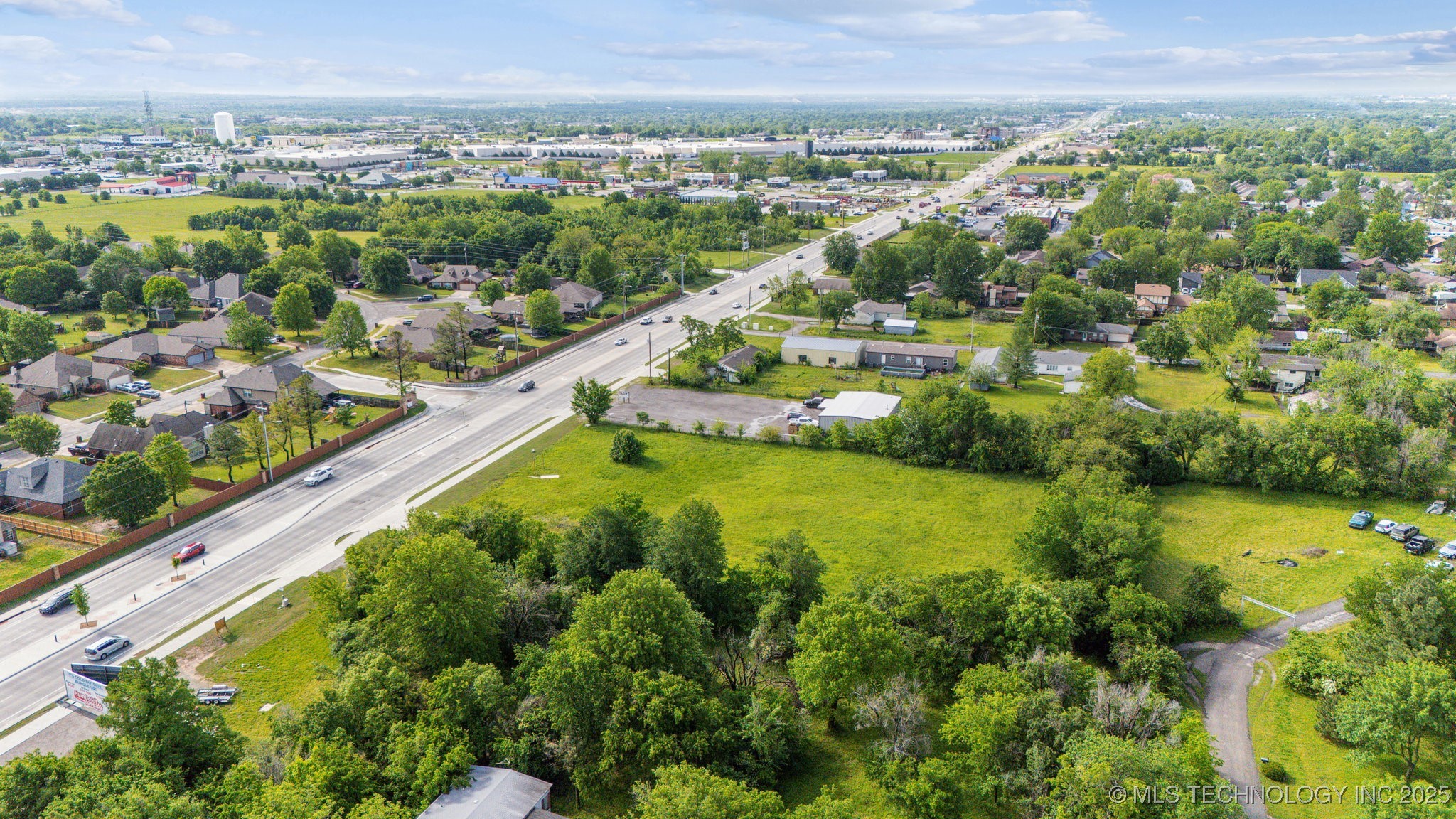 9930 N Garnett Road Property Photo 2