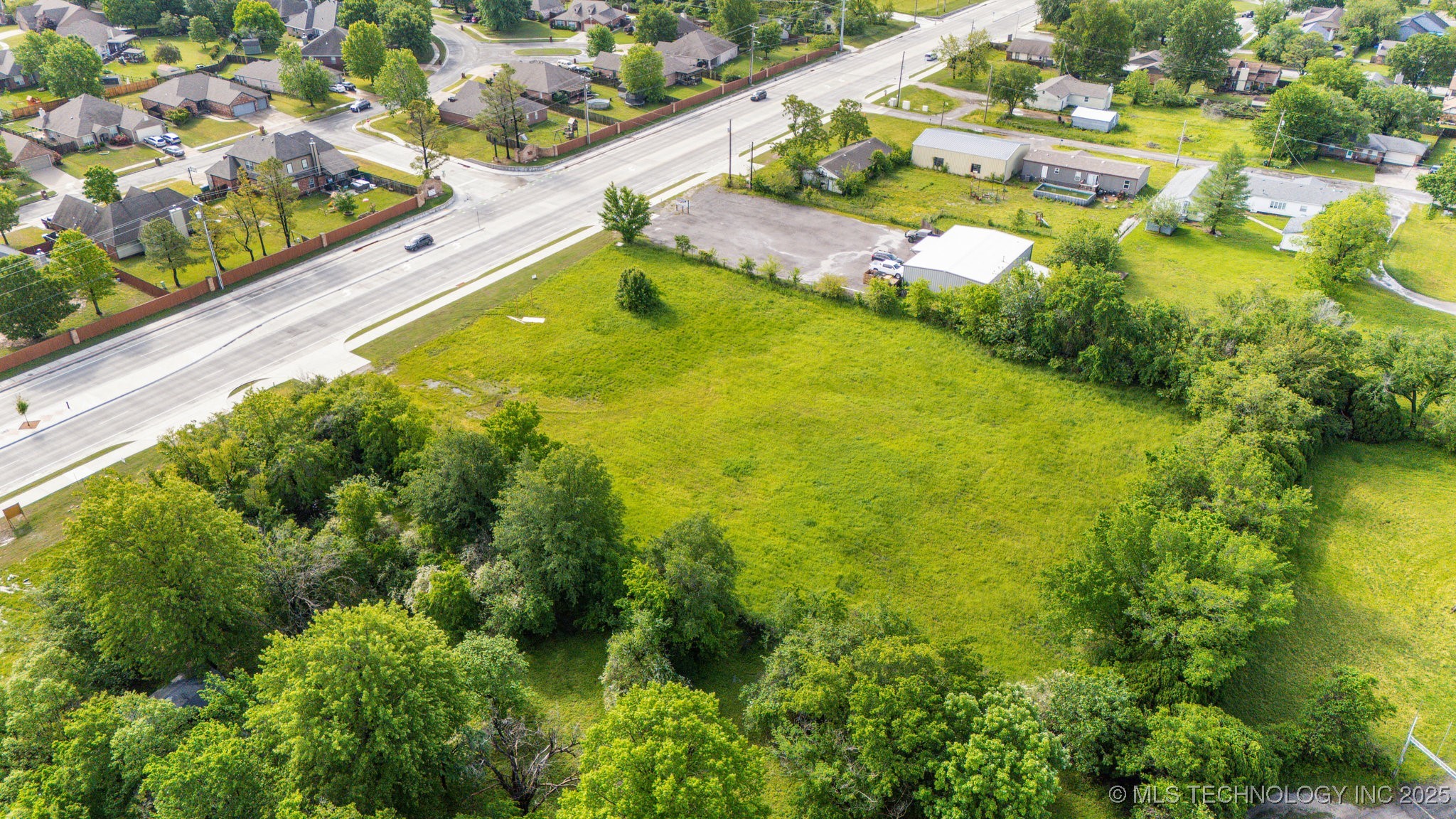 9930 N Garnett Road Property Photo 3