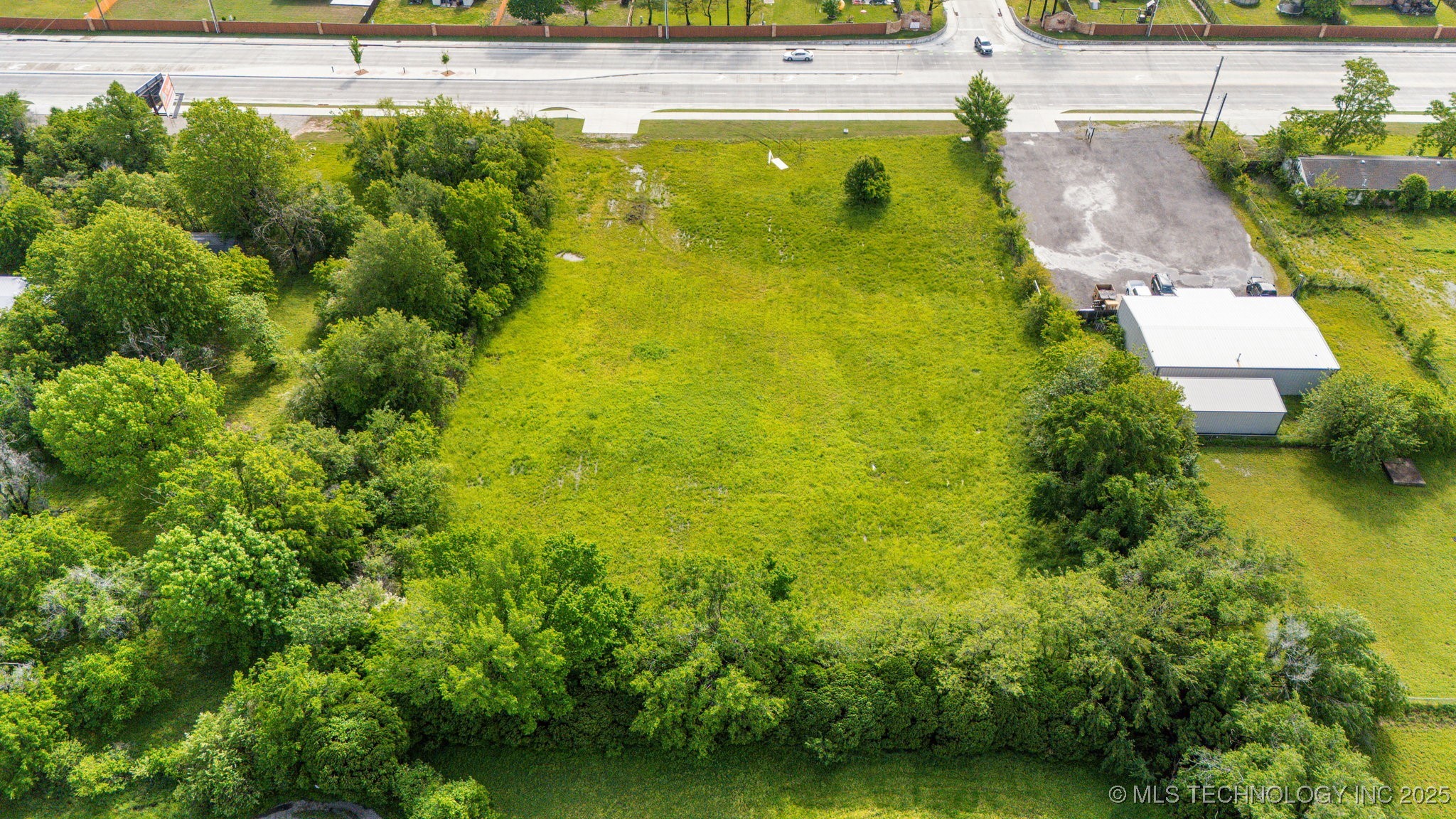 9930 N Garnett Road Property Photo 4