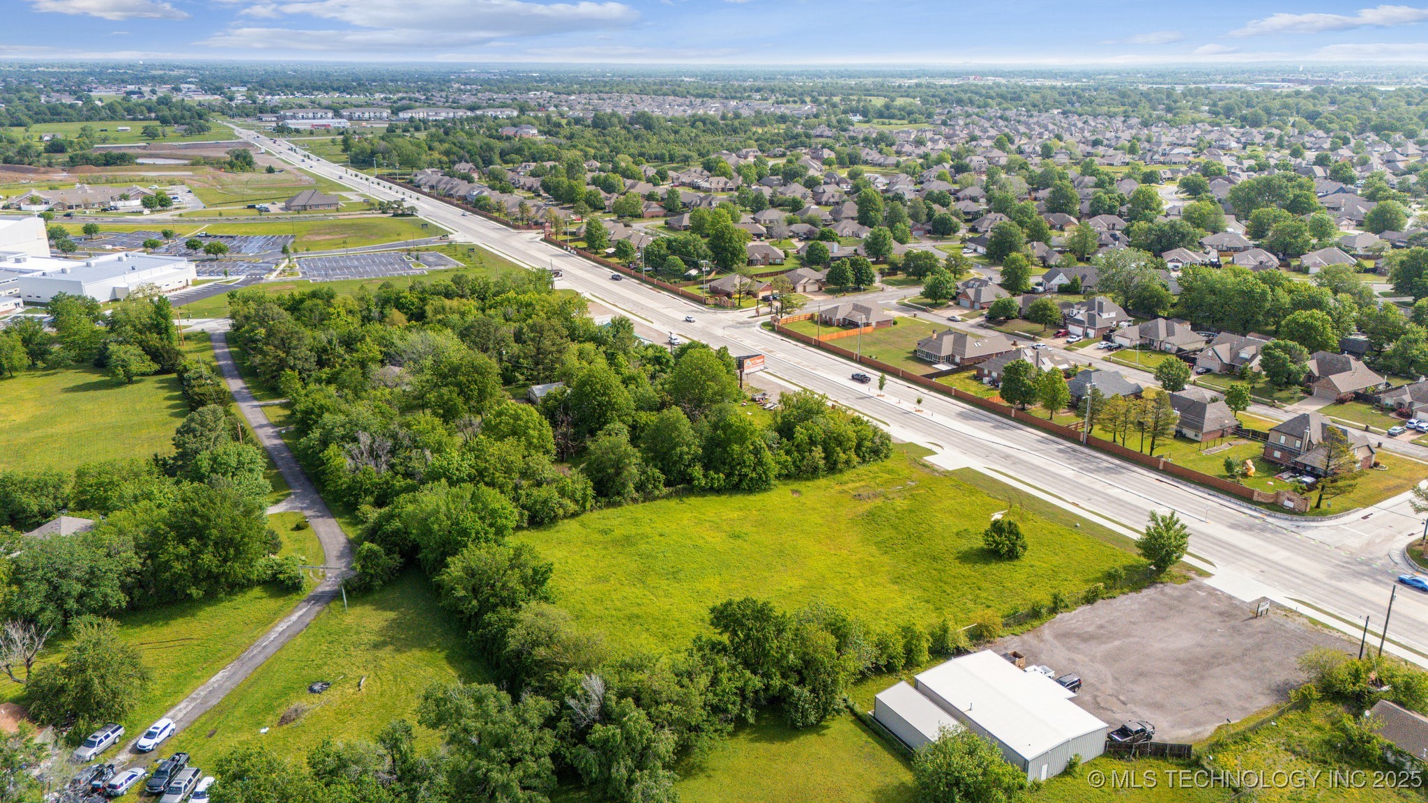 9930 N Garnett Road Property Photo 6