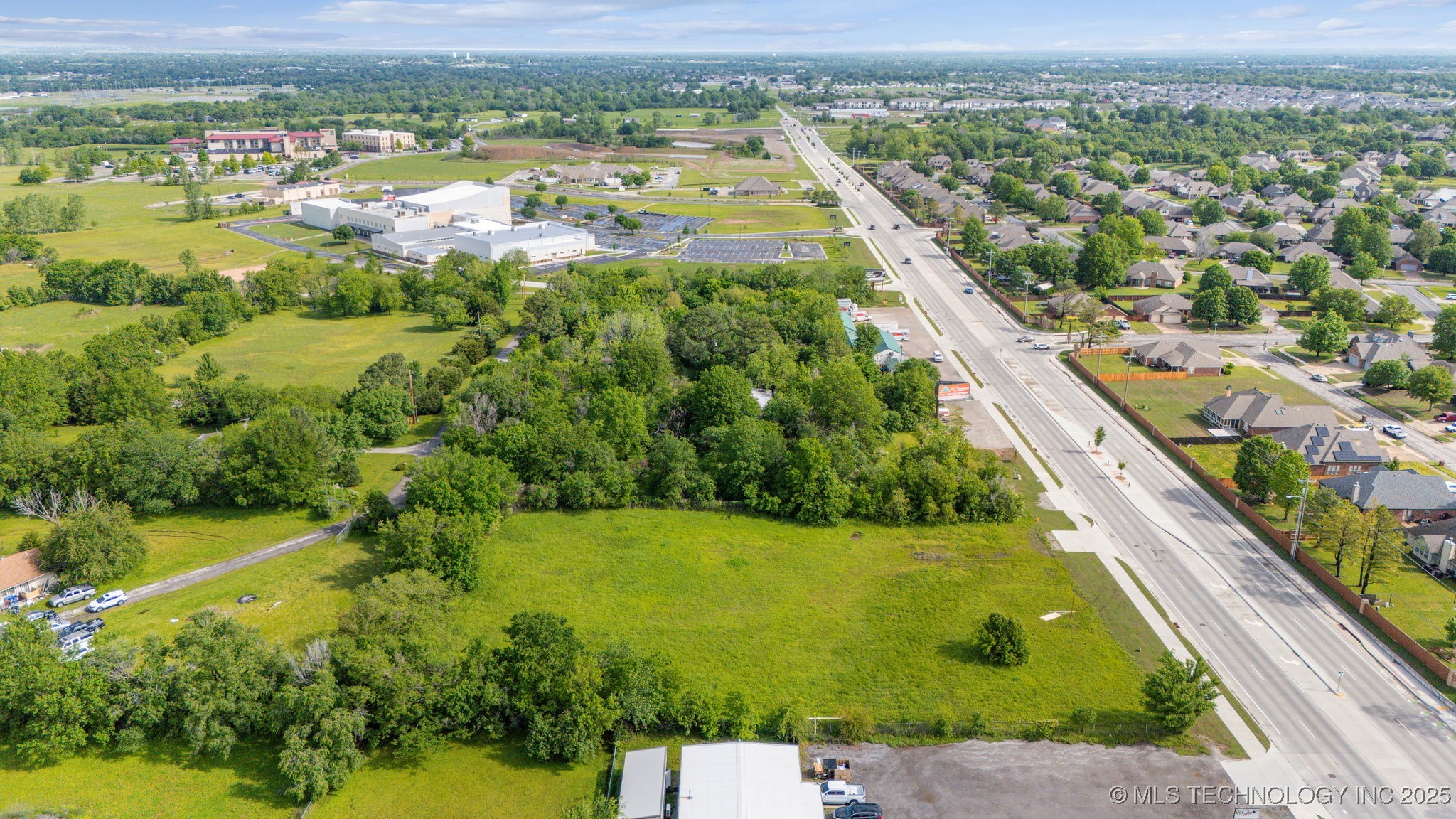 9930 N Garnett Road Property Photo 7