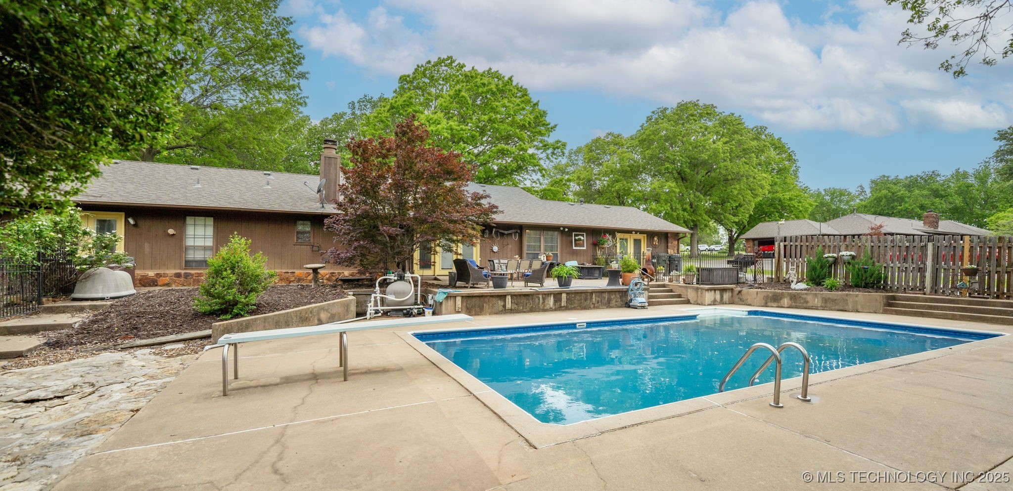 1908 College Park Road Property Photo 3