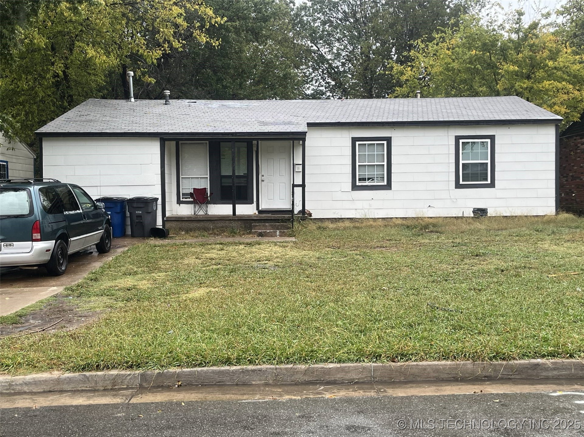 3149 N Hartford Avenue Property Photo 1