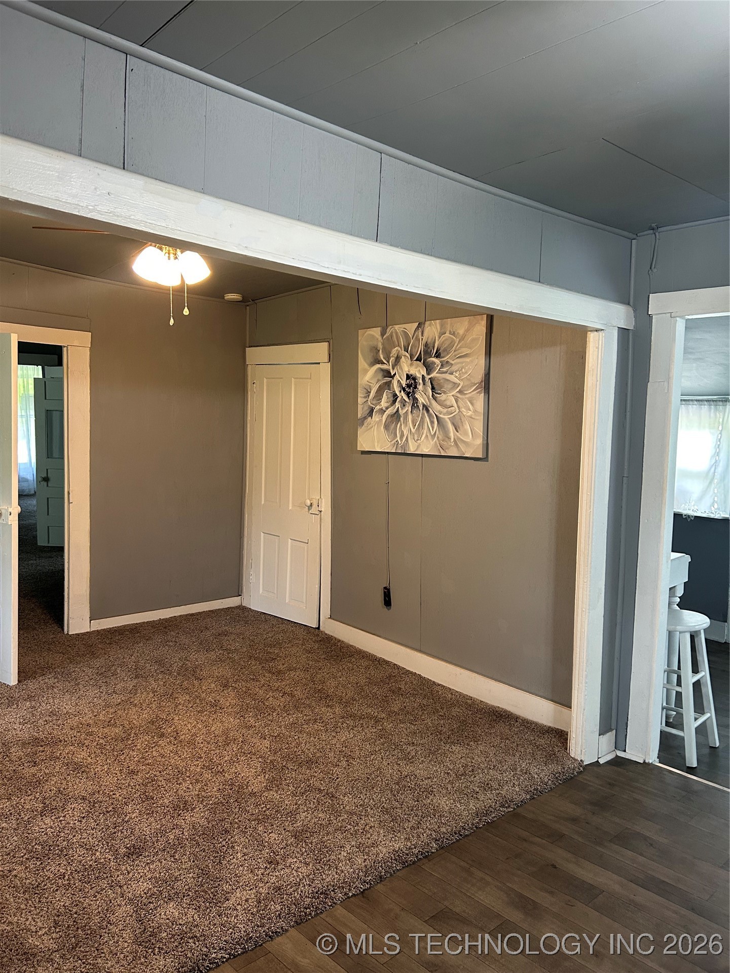 408 S Clark Street Property Photo 3