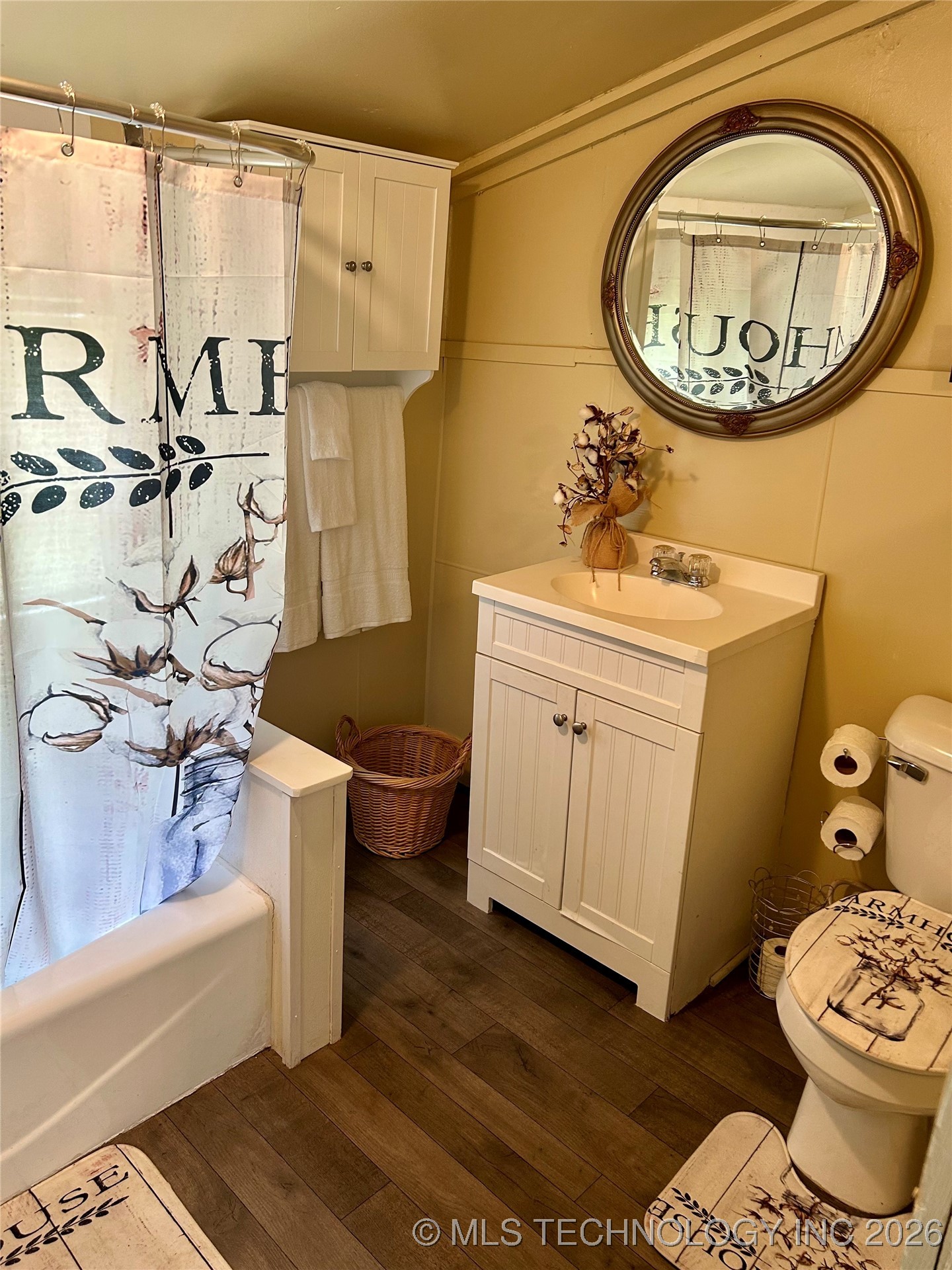 408 S Clark Street Property Photo 6