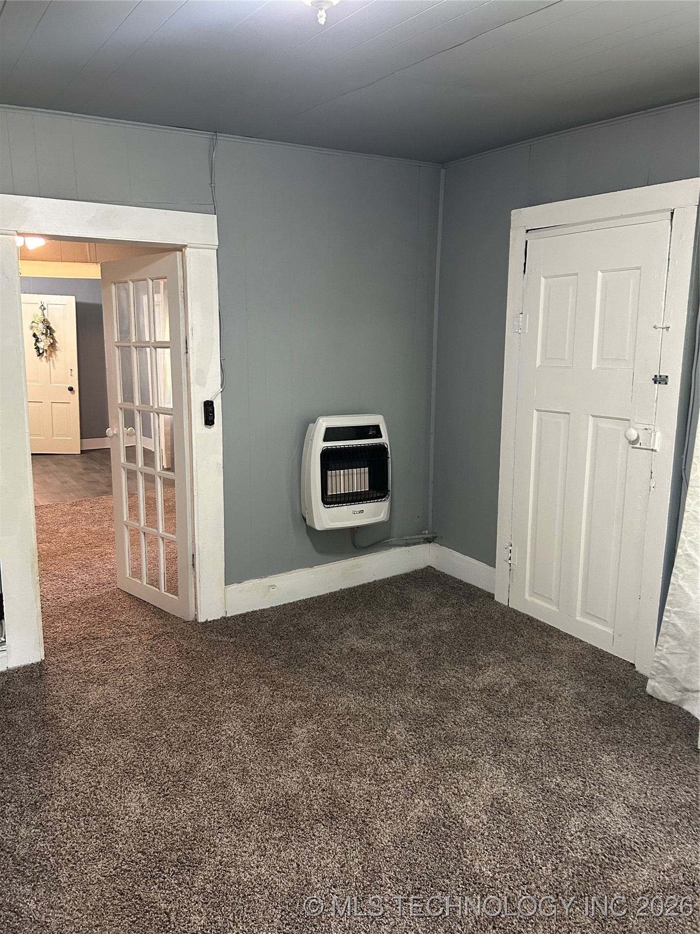 408 S Clark Street Property Photo 9