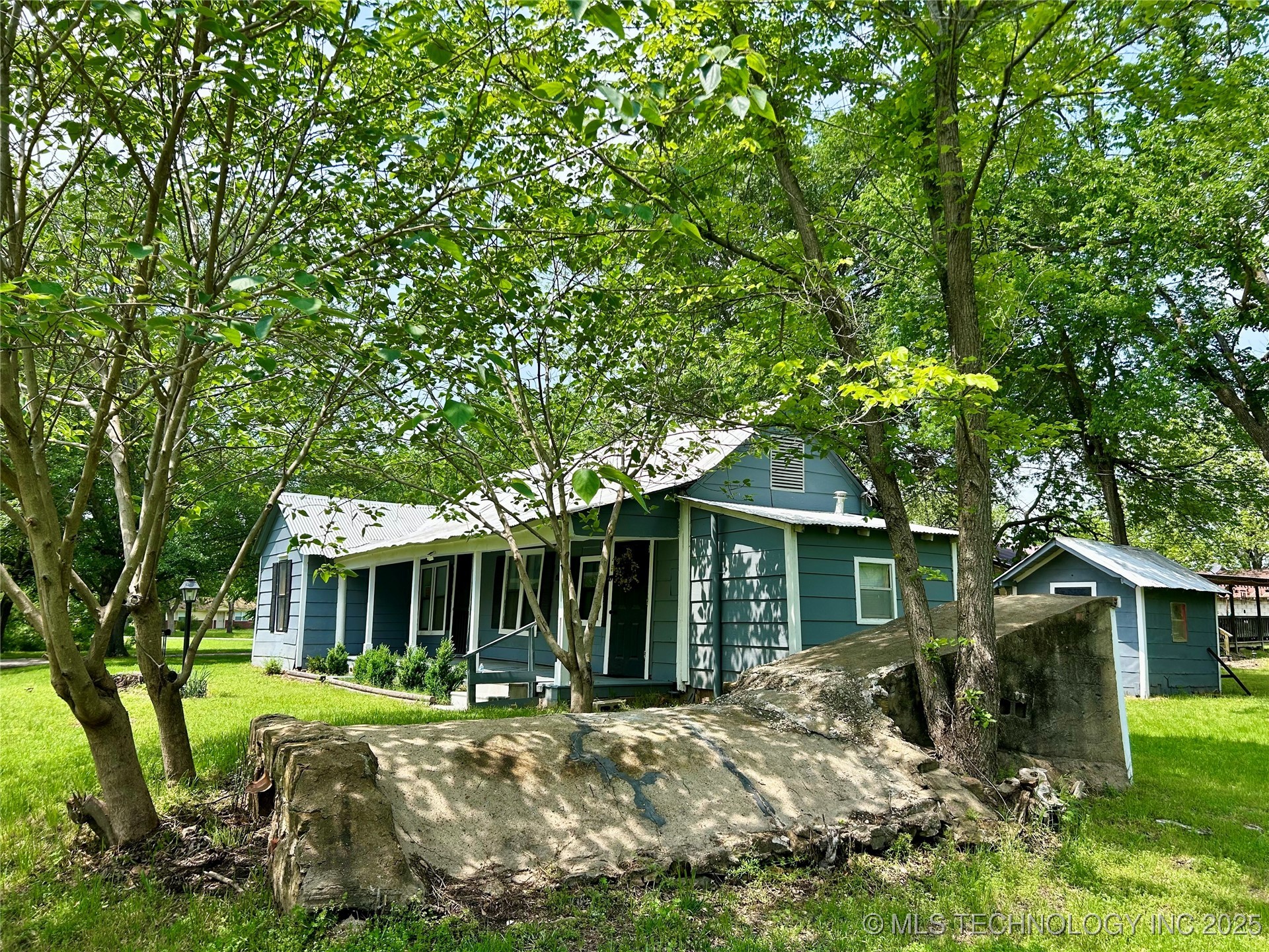 408 S Clark Street Property Photo 12