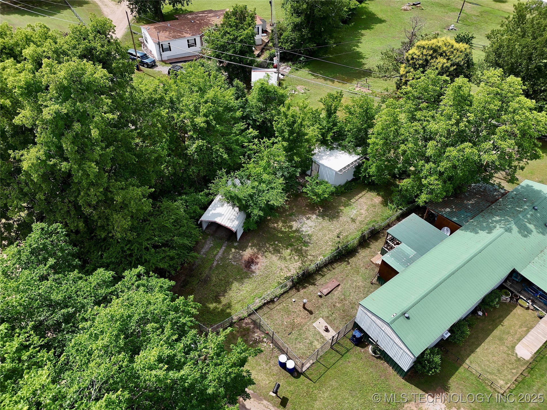 105 Oak Property Photo 2