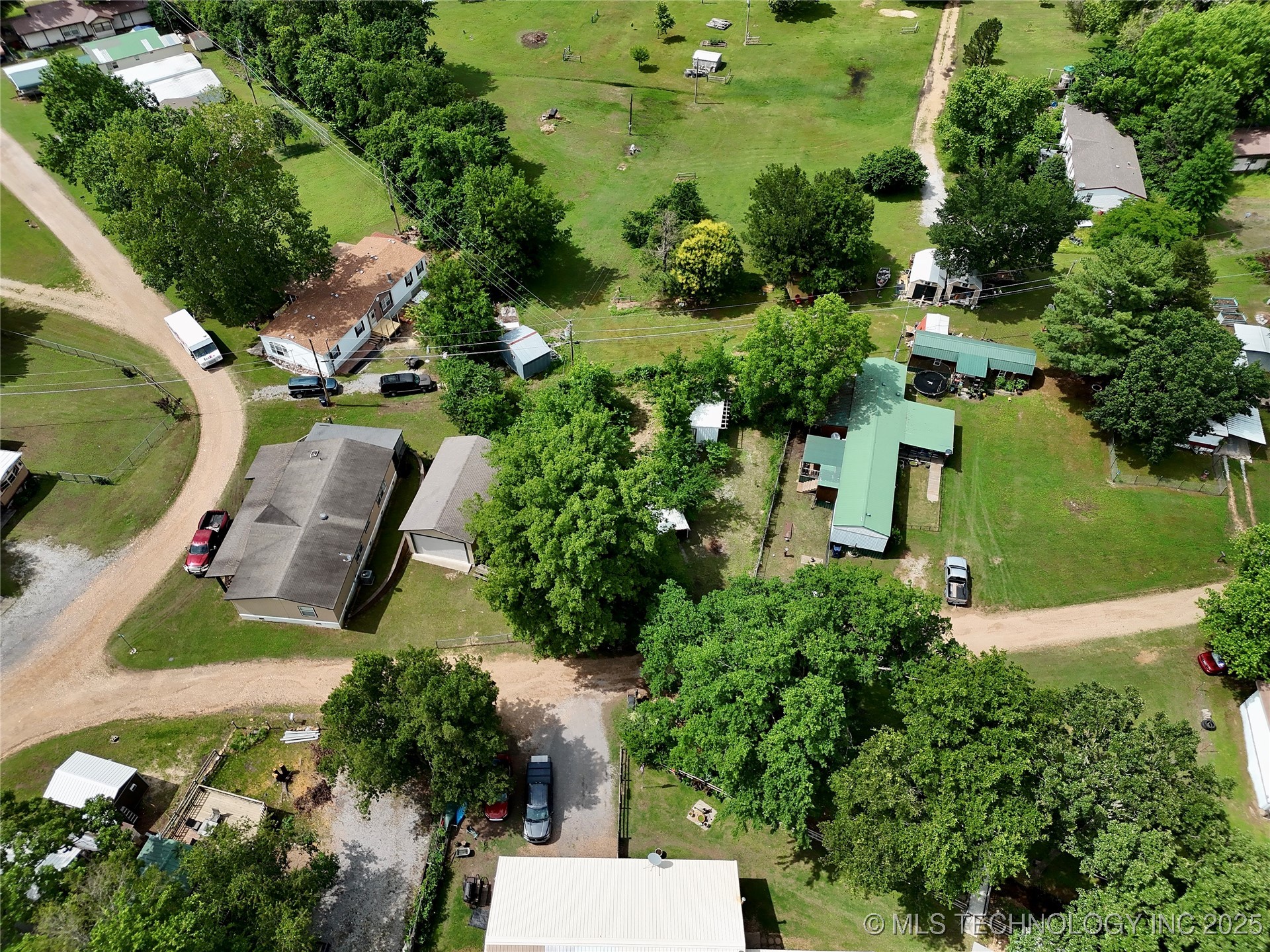 105 Oak Property Photo 4