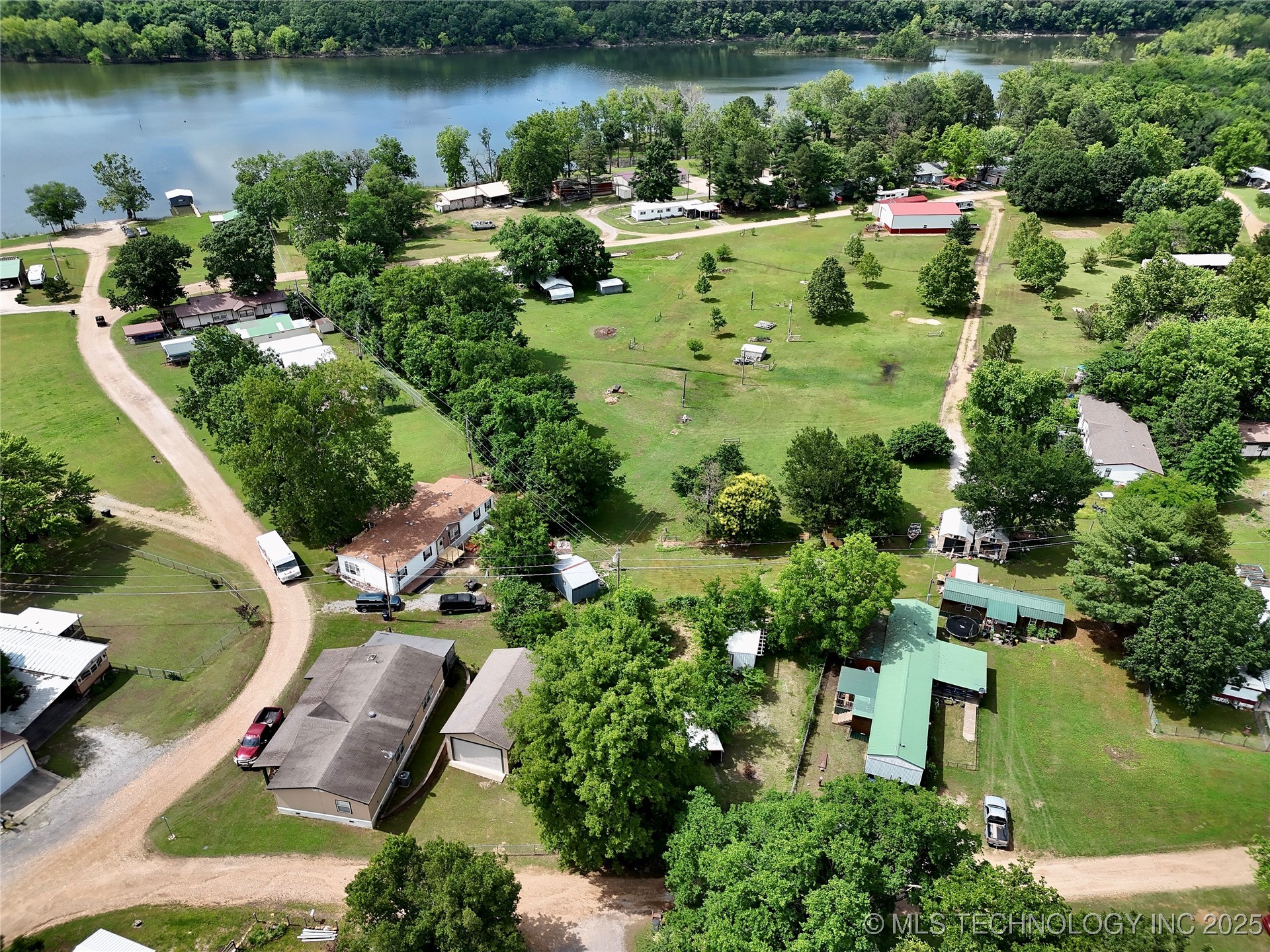 105 Oak Property Photo 7