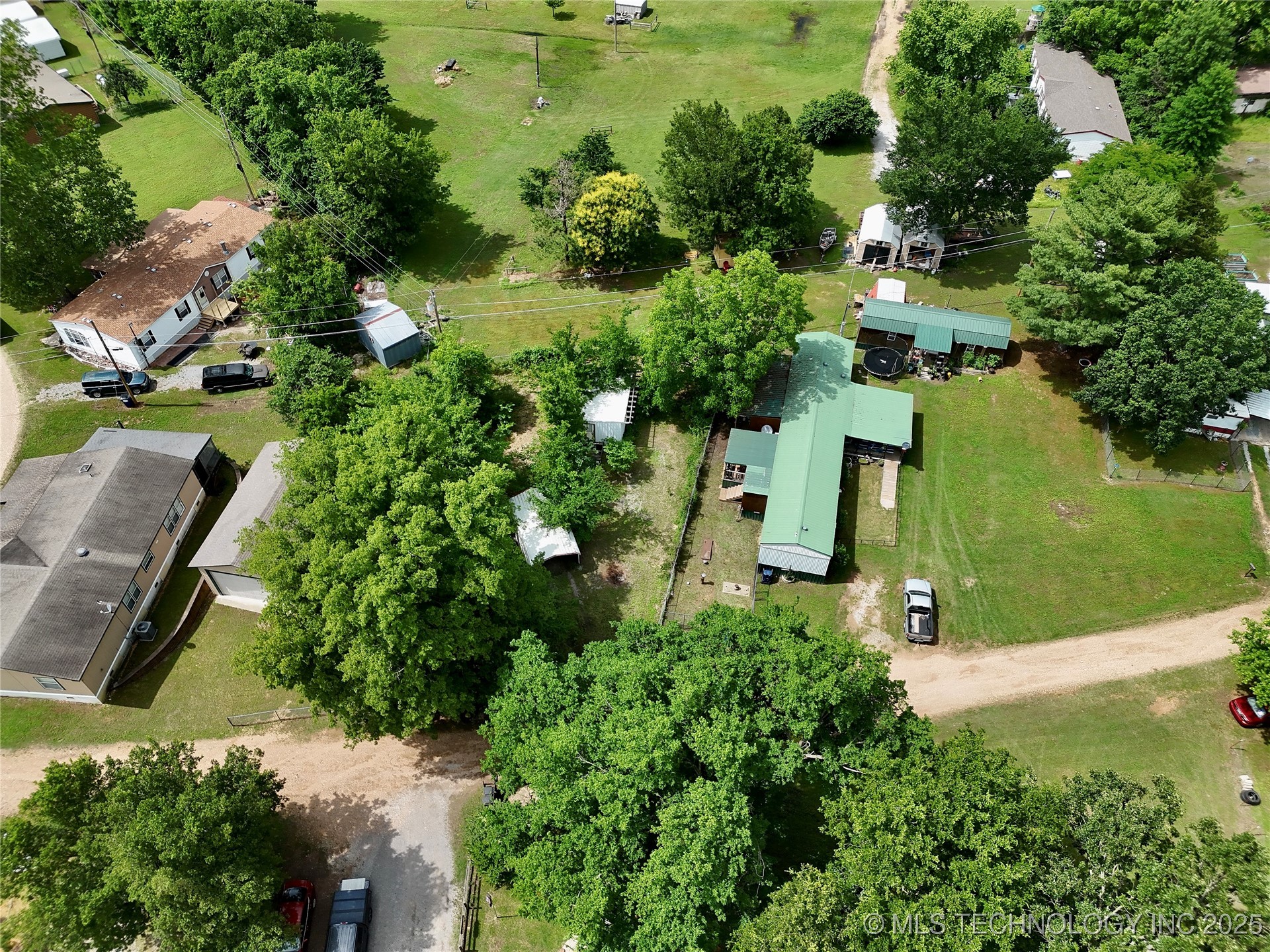 105 Oak Property Photo 8