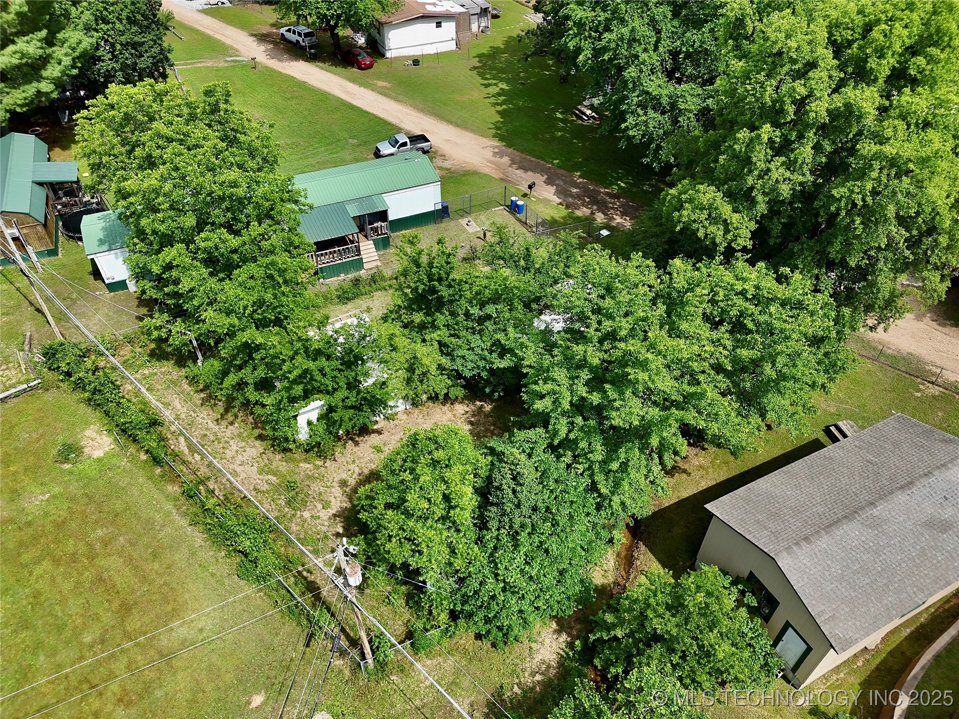 105 Oak Property Photo 12