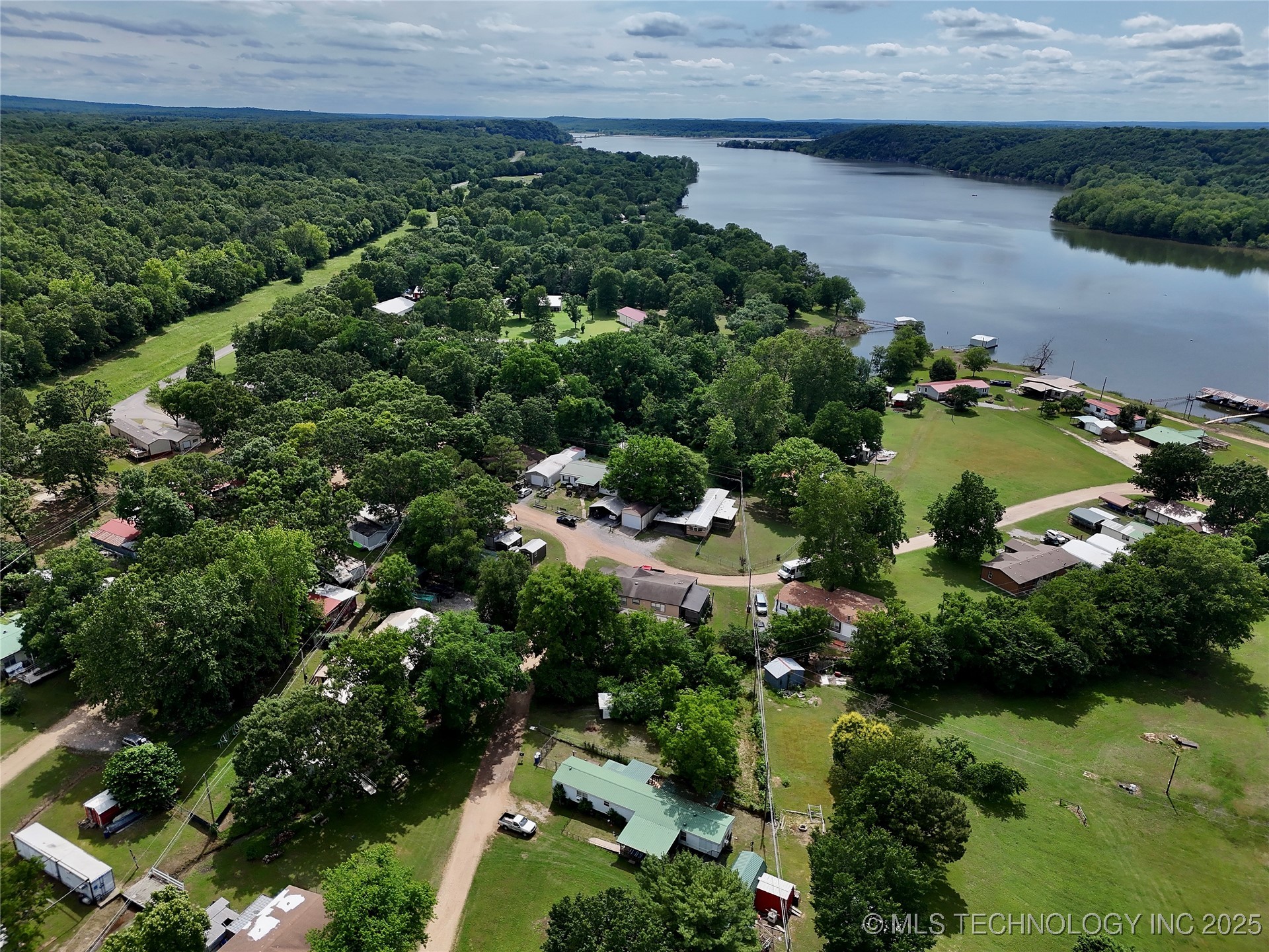 105 Oak Property Photo 14