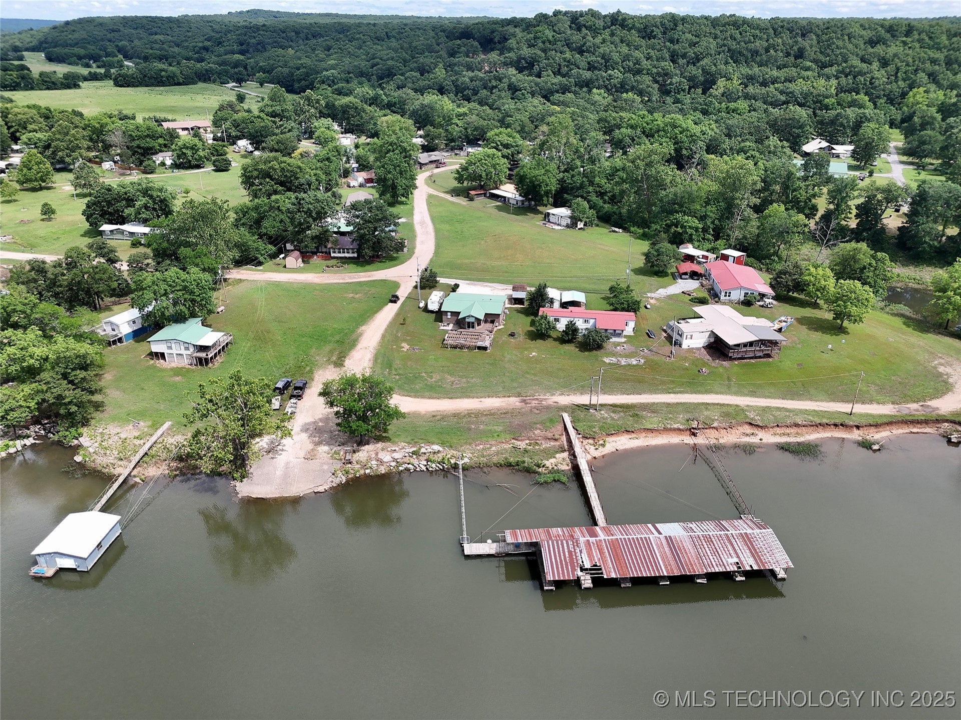 105 Oak Property Photo 16