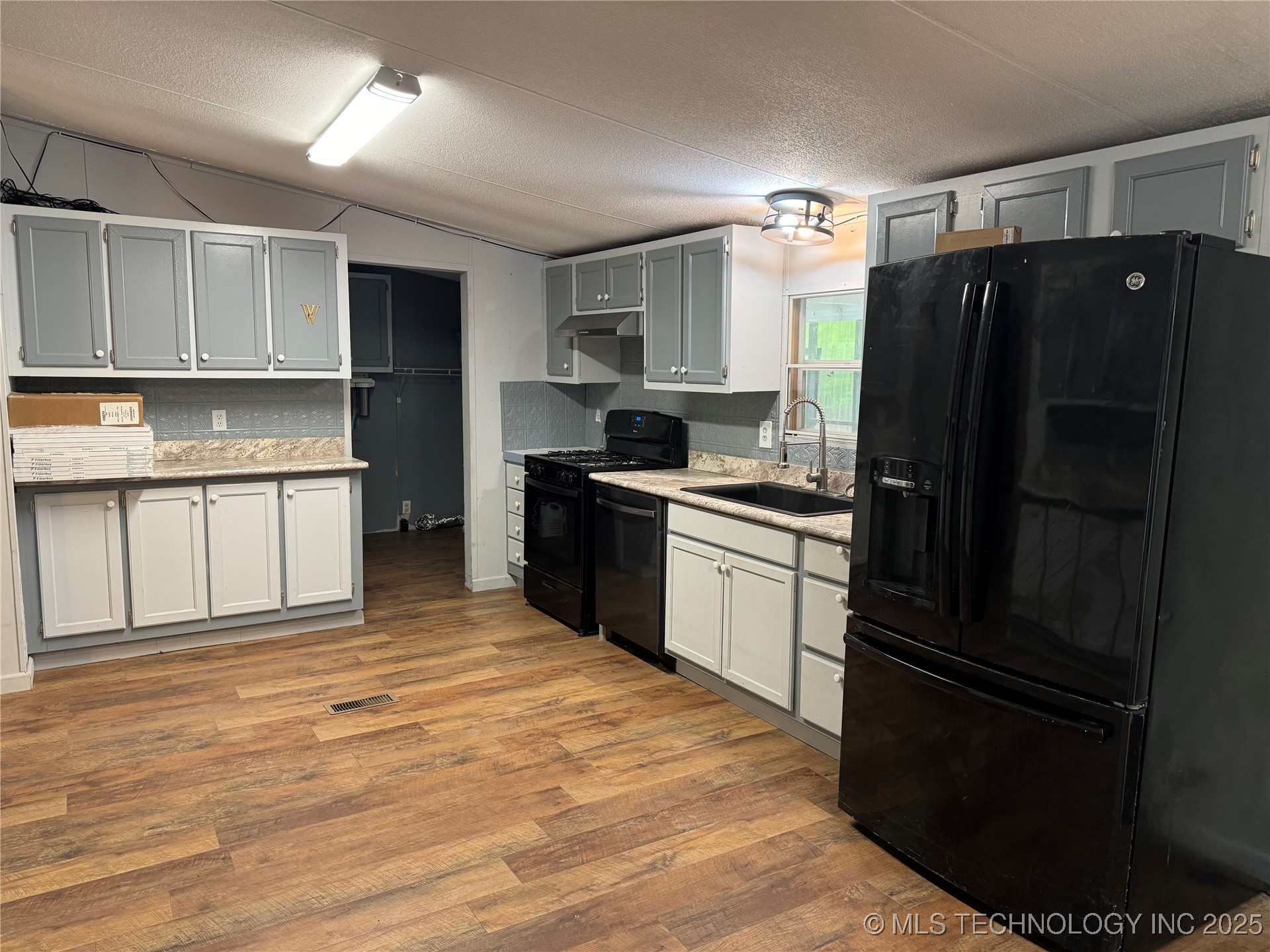 21179 E Standridge Property Photo 10