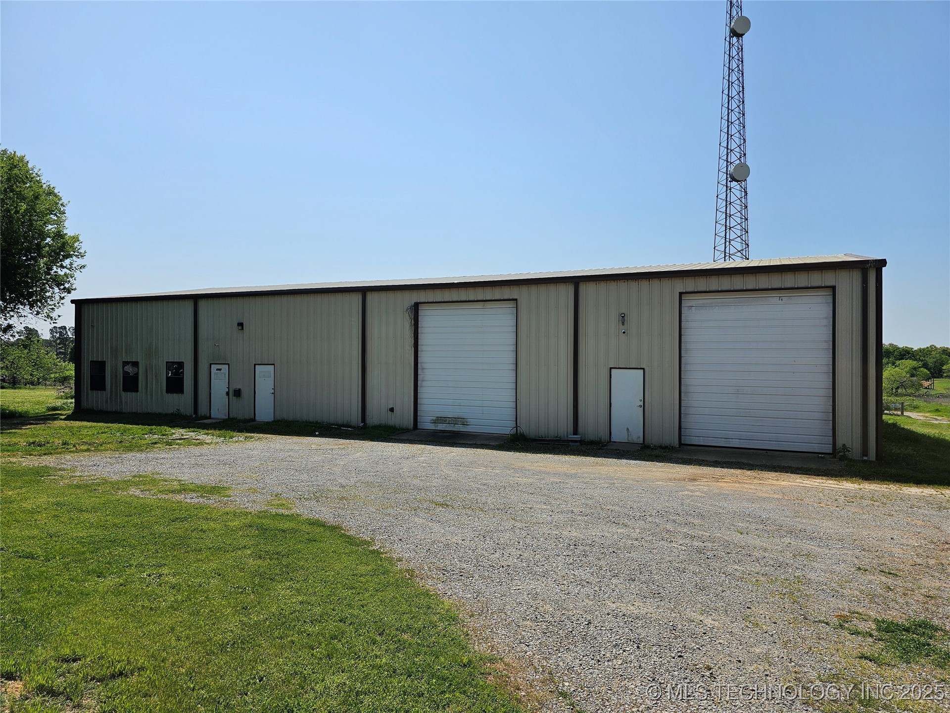 2247 W Mockingbird Property Photo 2