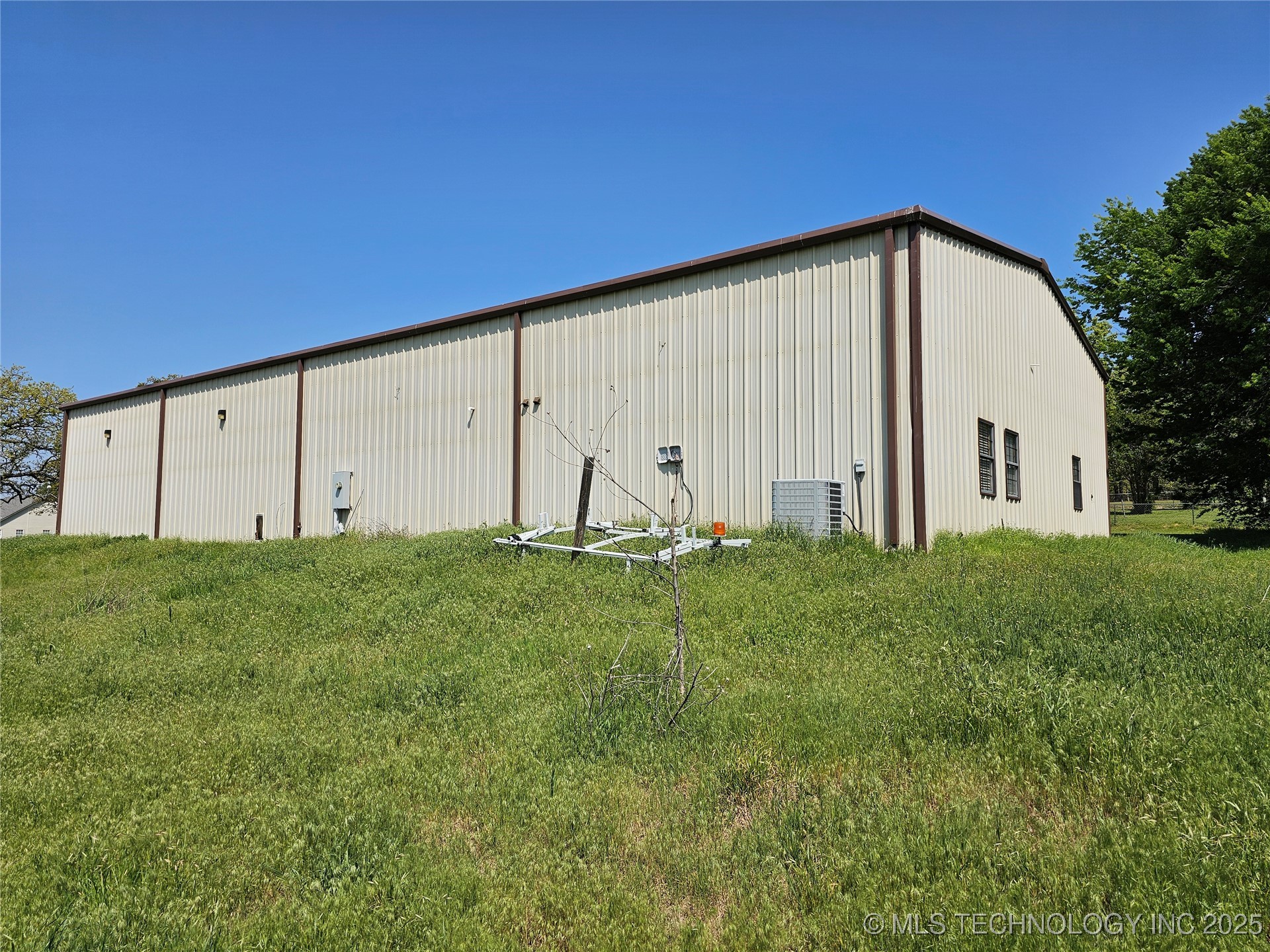 2247 W Mockingbird Property Photo 7