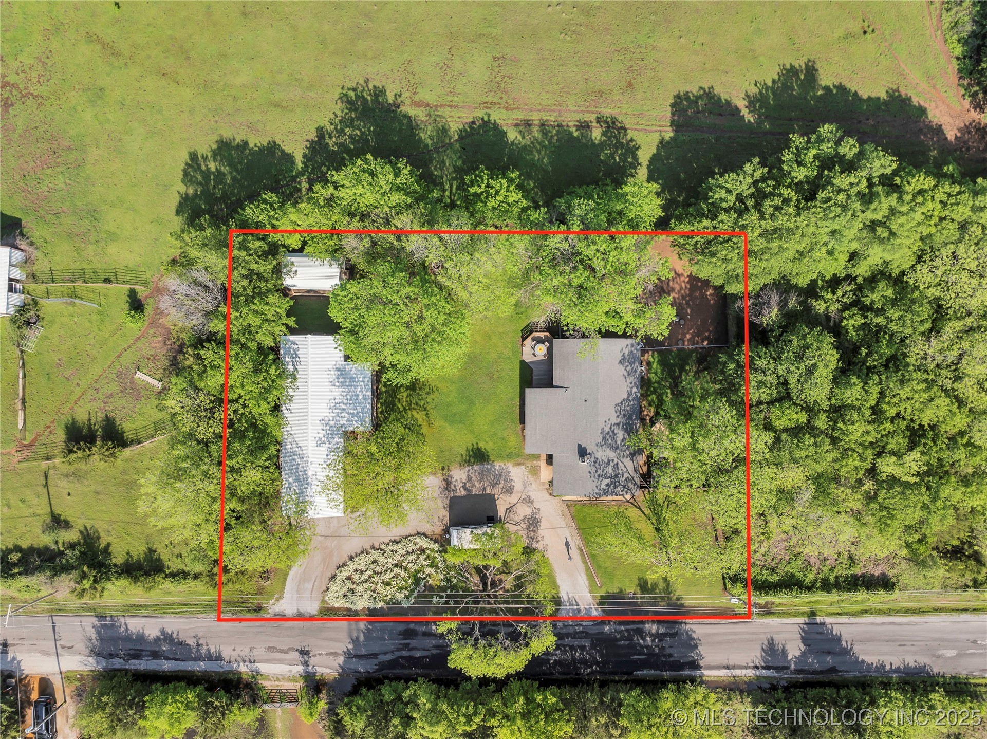 2324 N Plainview Road W Property Photo 1