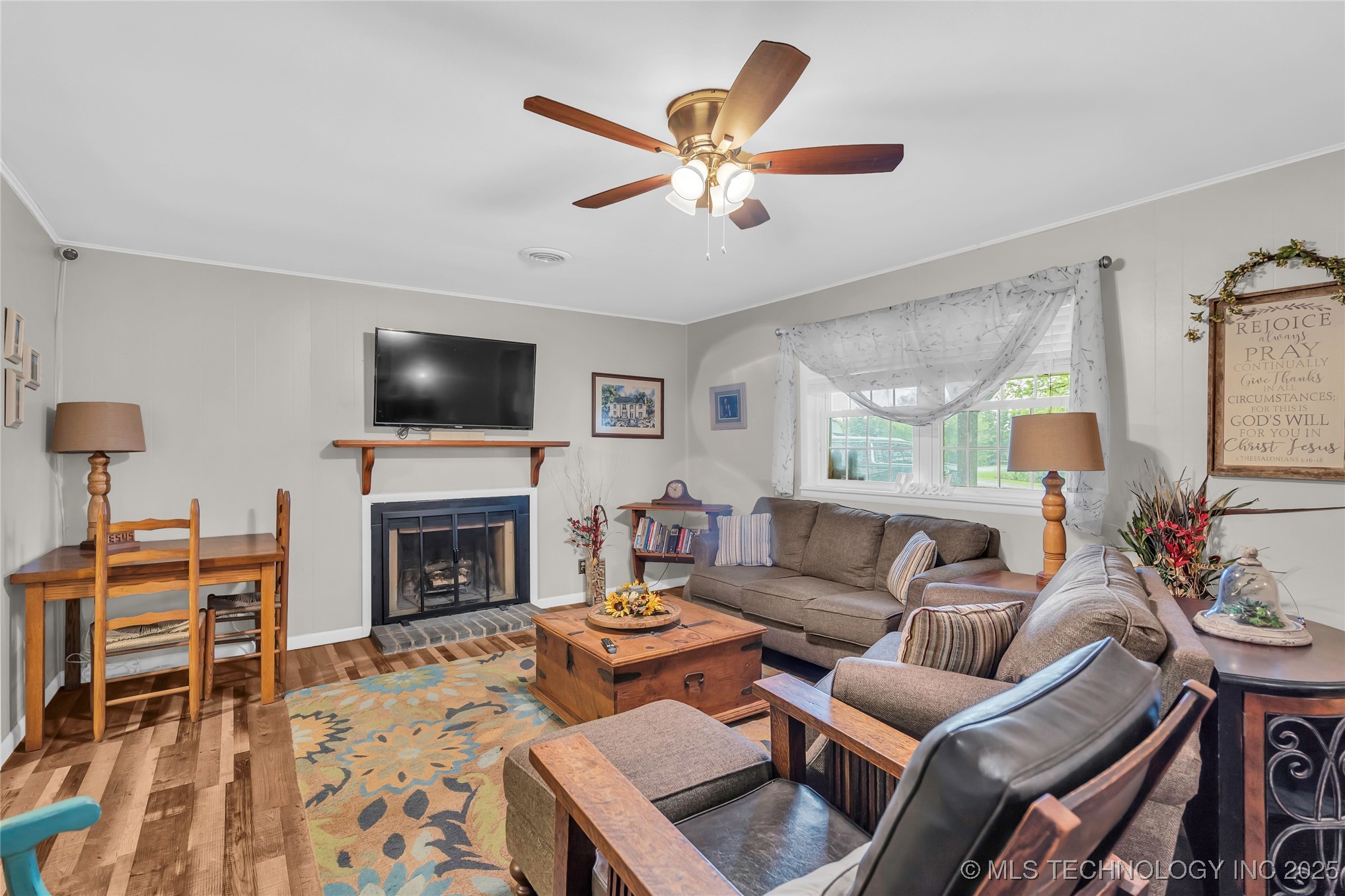 2324 N Plainview Road W Property Photo 6