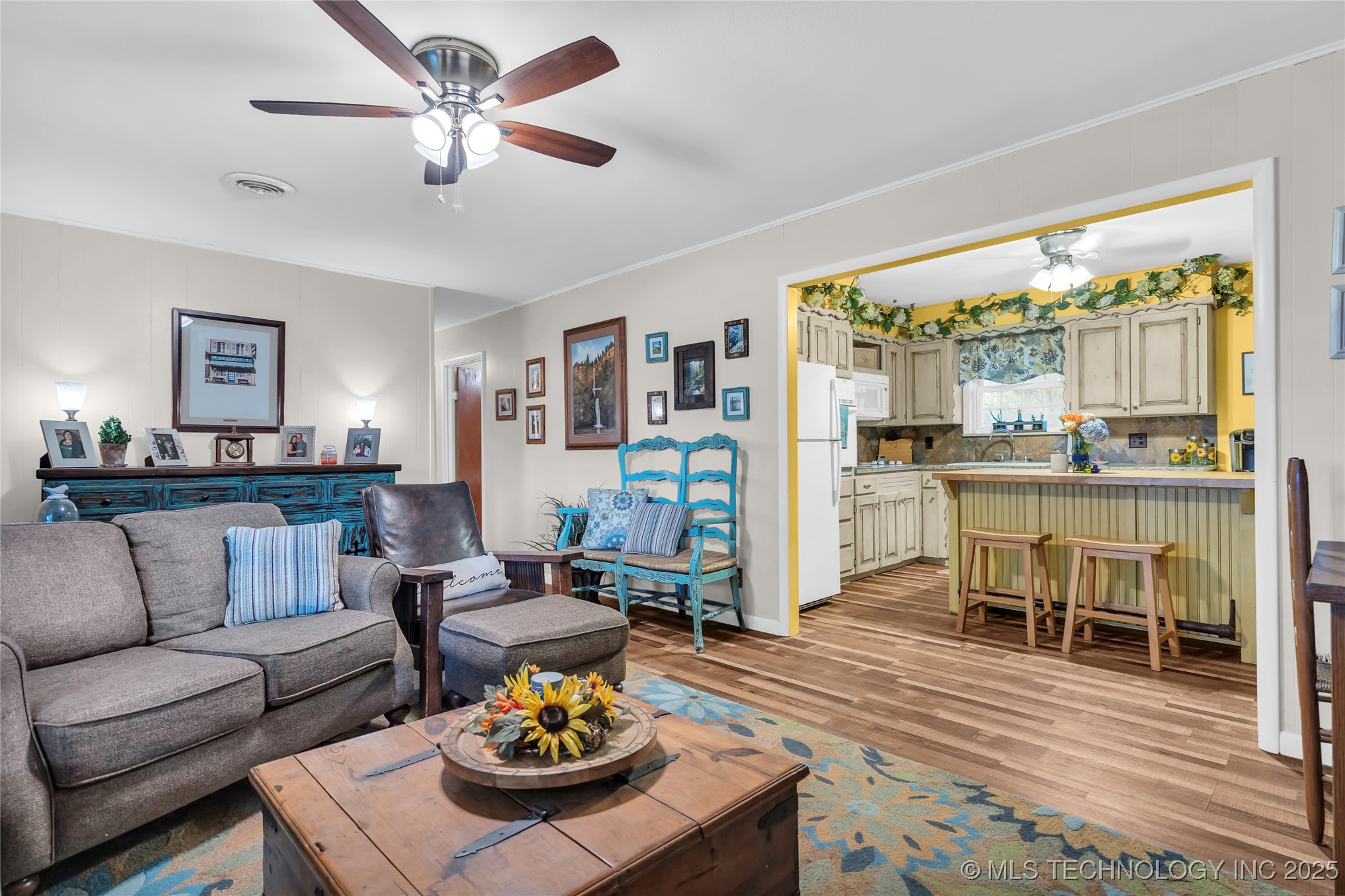 2324 N Plainview Road W Property Photo 8