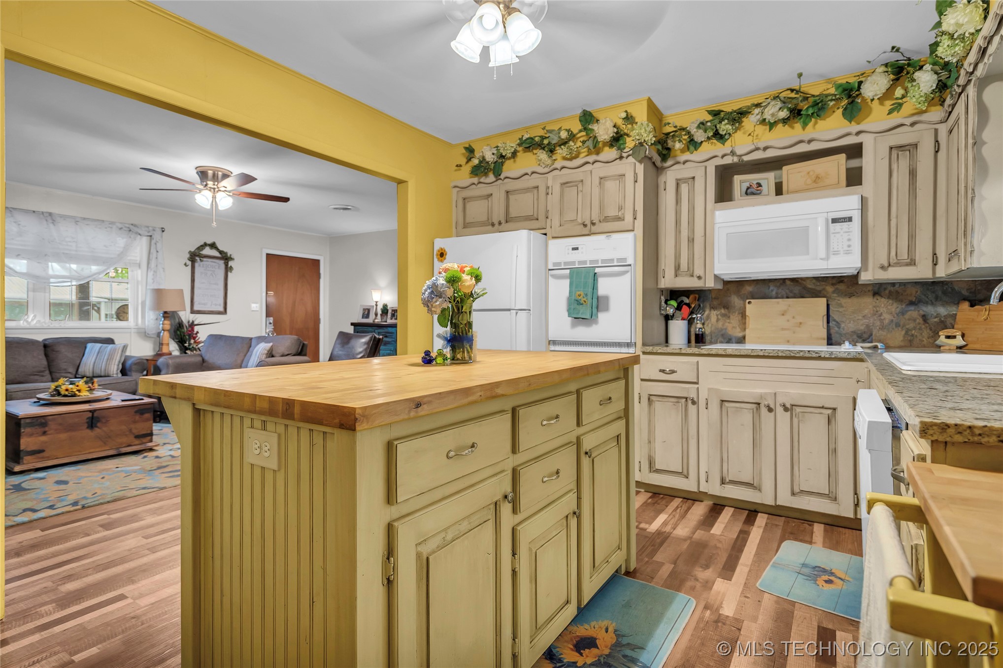 2324 N Plainview Road W Property Photo 12