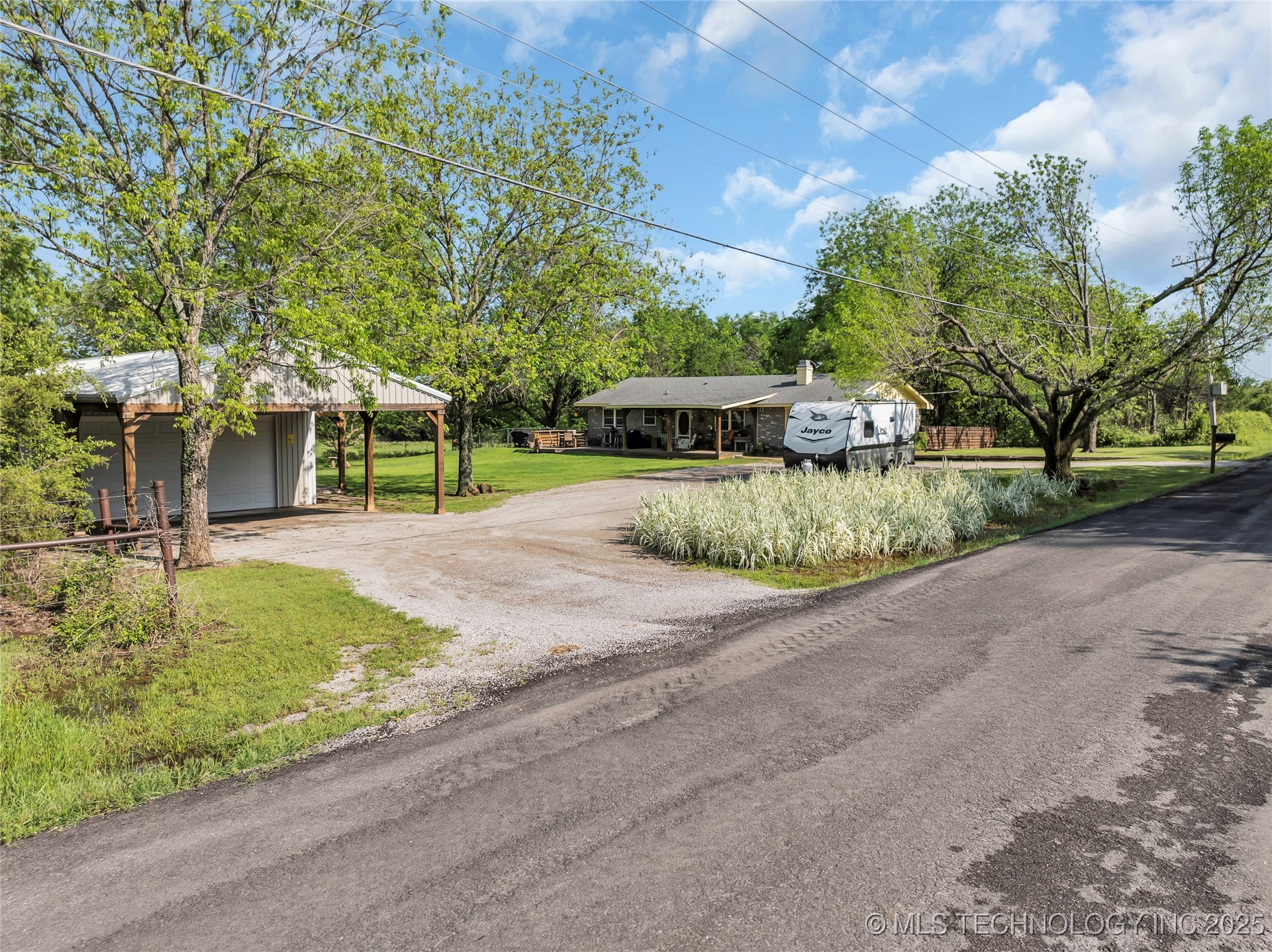 2324 N Plainview Road W Property Photo 21