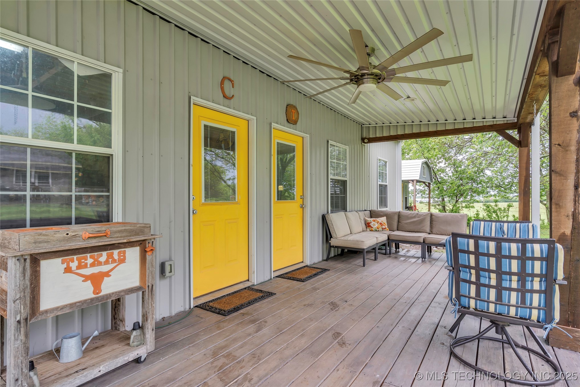 2324 N Plainview Road W Property Photo 25