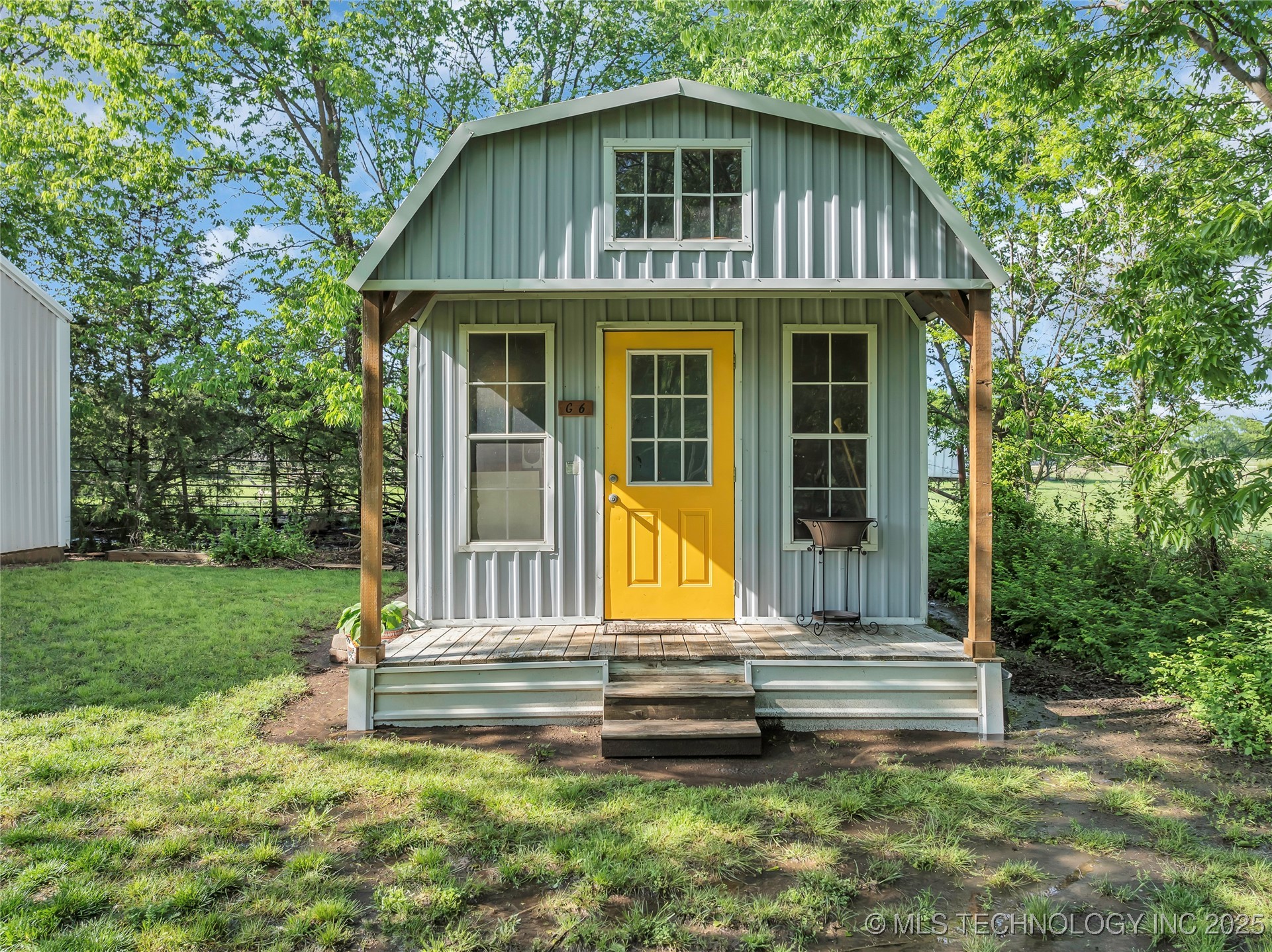 2324 N Plainview Road W Property Photo 32