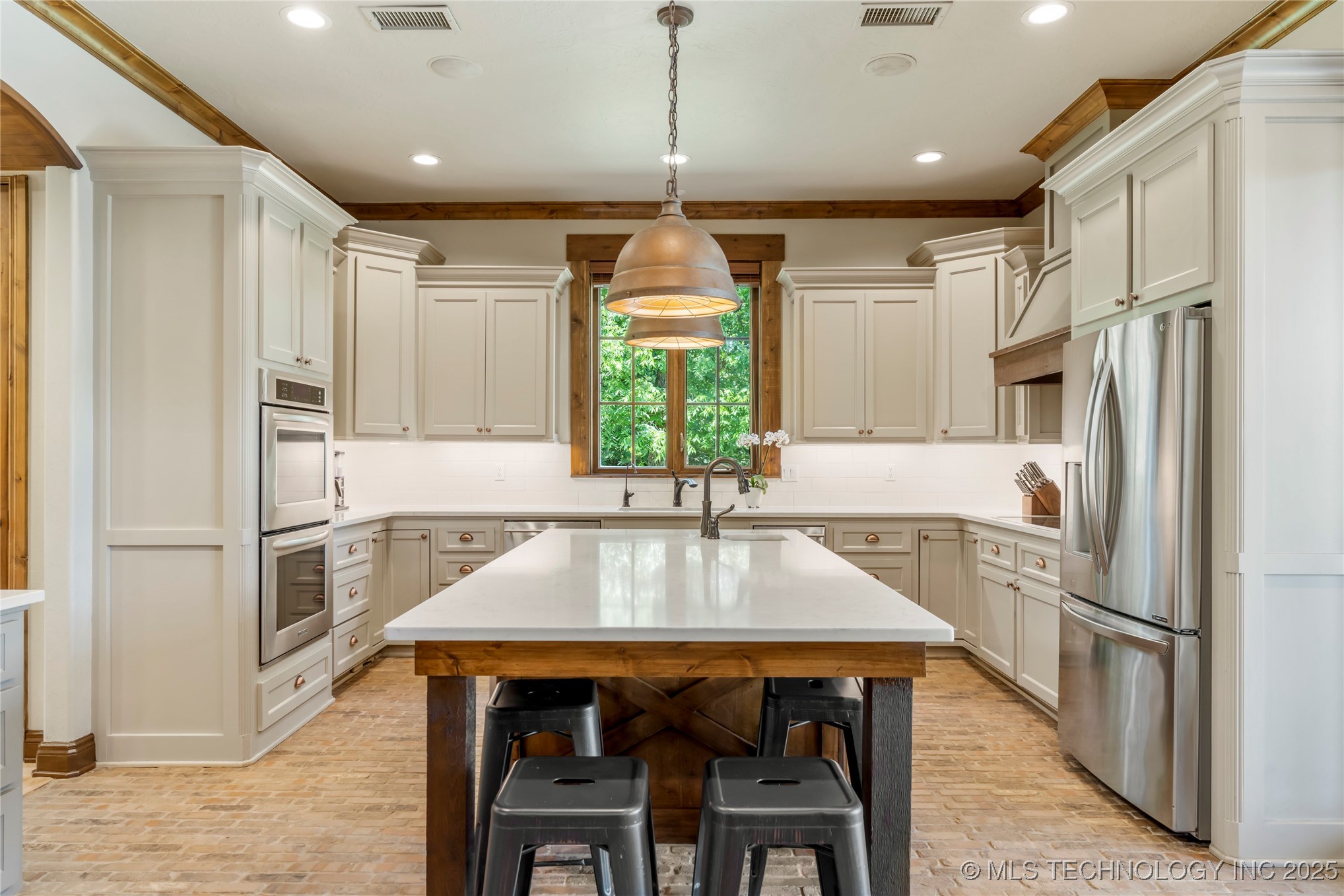 1211 N Cimarron Hill Property Photo 13