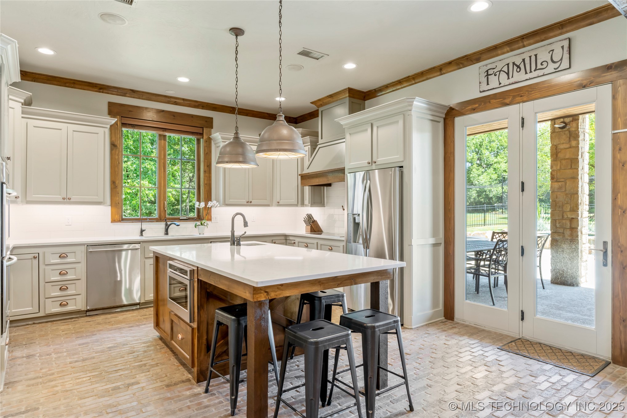 1211 N Cimarron Hill Property Photo 14